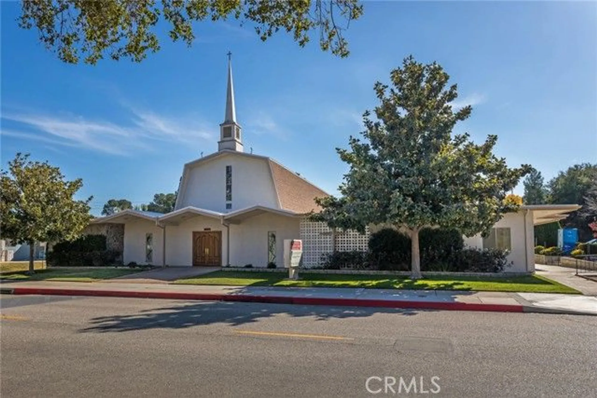 Property Slideshow image 32 of 35 | 19124 avenue of the oaks a, Newhall, CA, 91321