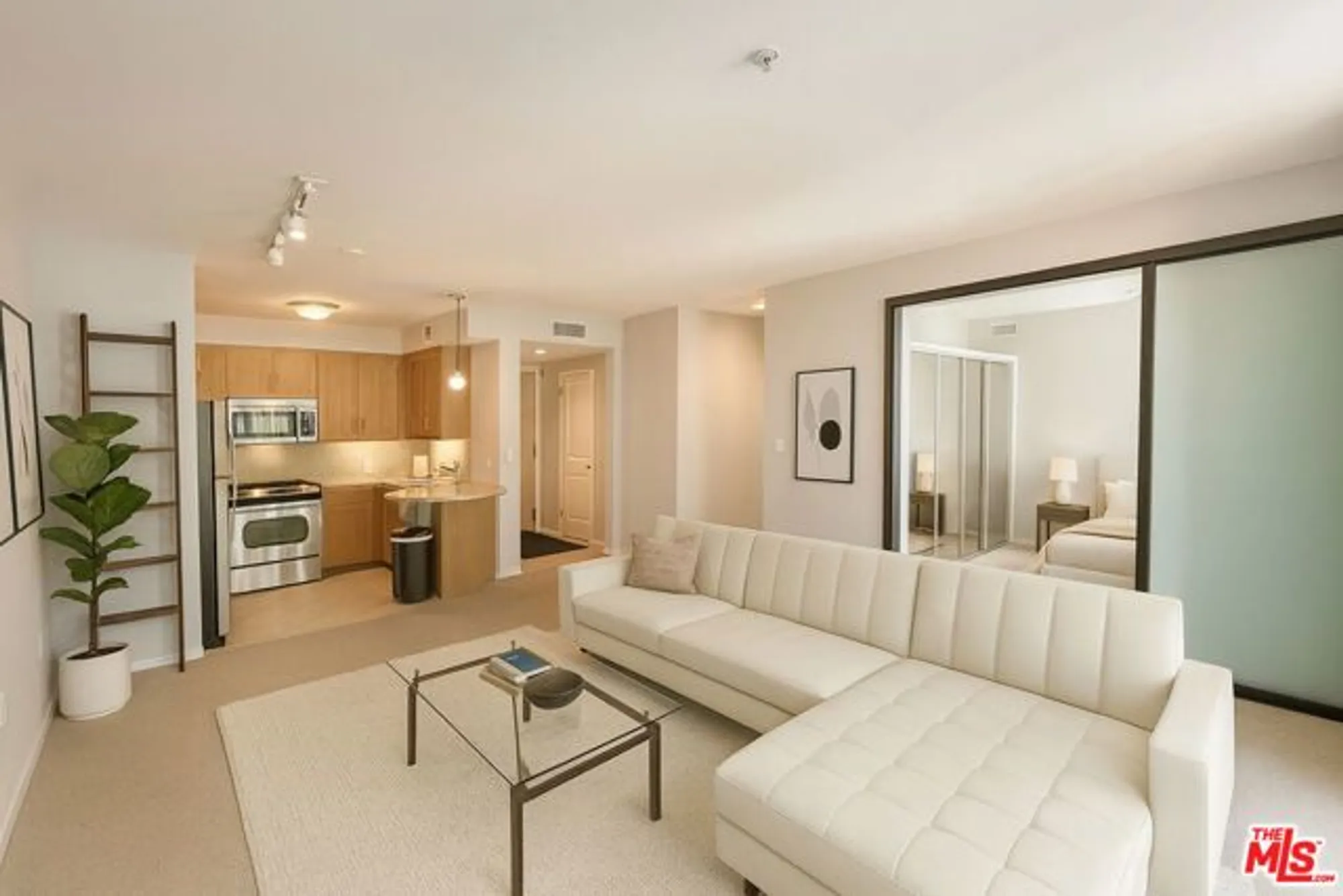 Property Slideshow image 2 of 10 | 267 s san pedro st unit 306, Los Angeles, CA, 90012