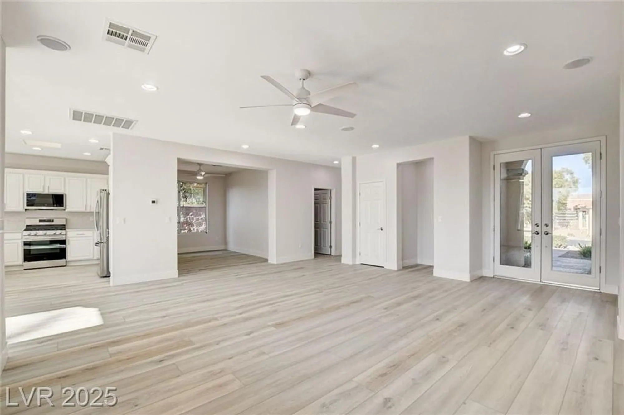 Property Slideshow image 5 of 57 | 10623 riva de fiore ave, Las Vegas, NV, 89135