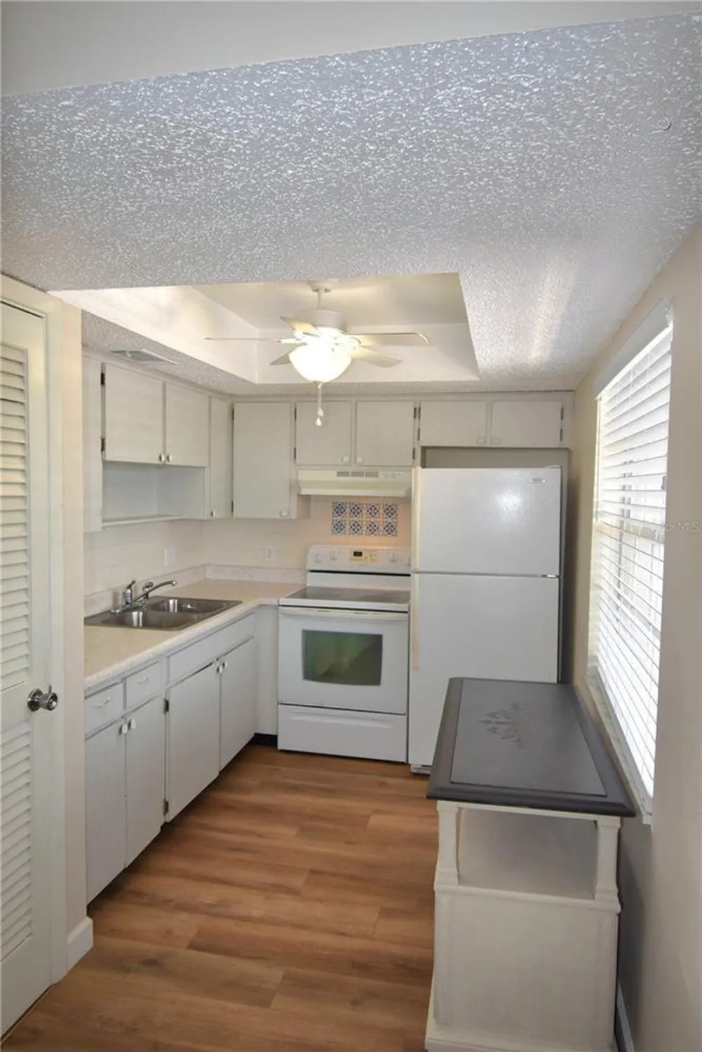 Property Slideshow image 7 of 24 | 940 virginia st 304, Dunedin, FL, 34698