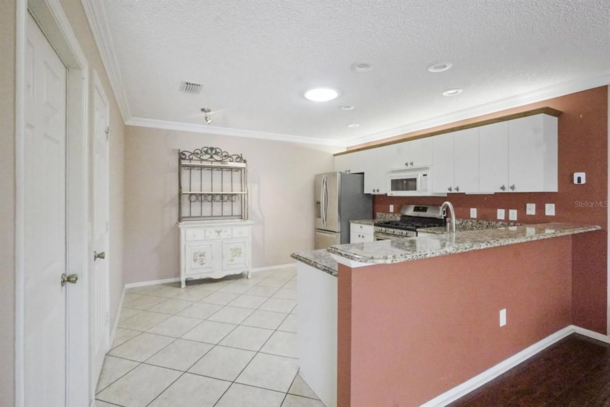 Property Slideshow image 9 of 32 | 17423 se 77th helmsdale ct, The Villages, FL, 32162