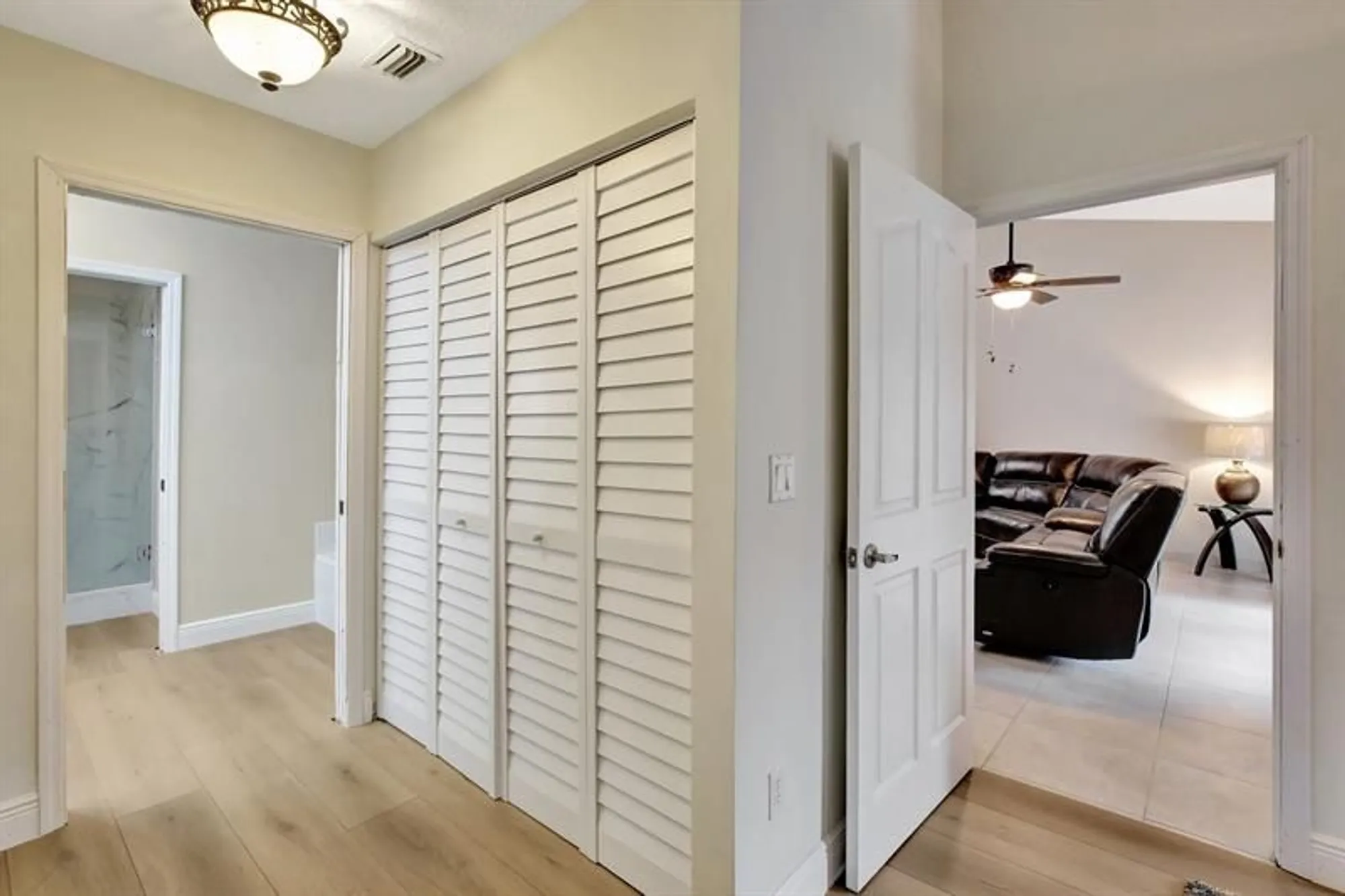 Property Slideshow image 26 of 41 | 9720 malvern dr, Tamarac, FL, 33321