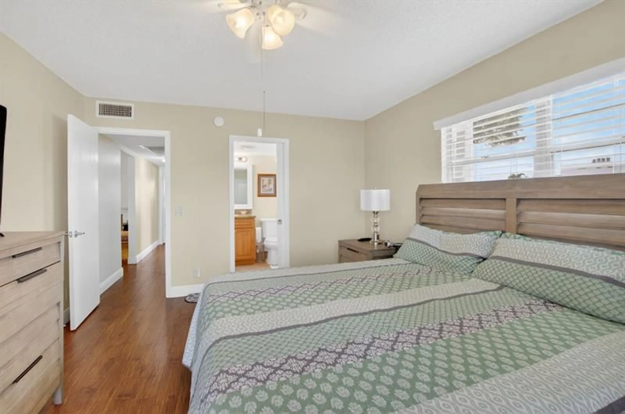 Property Slideshow image 14 of 28 | 1036 guildford b # 1036, Boca Raton, FL, 33434