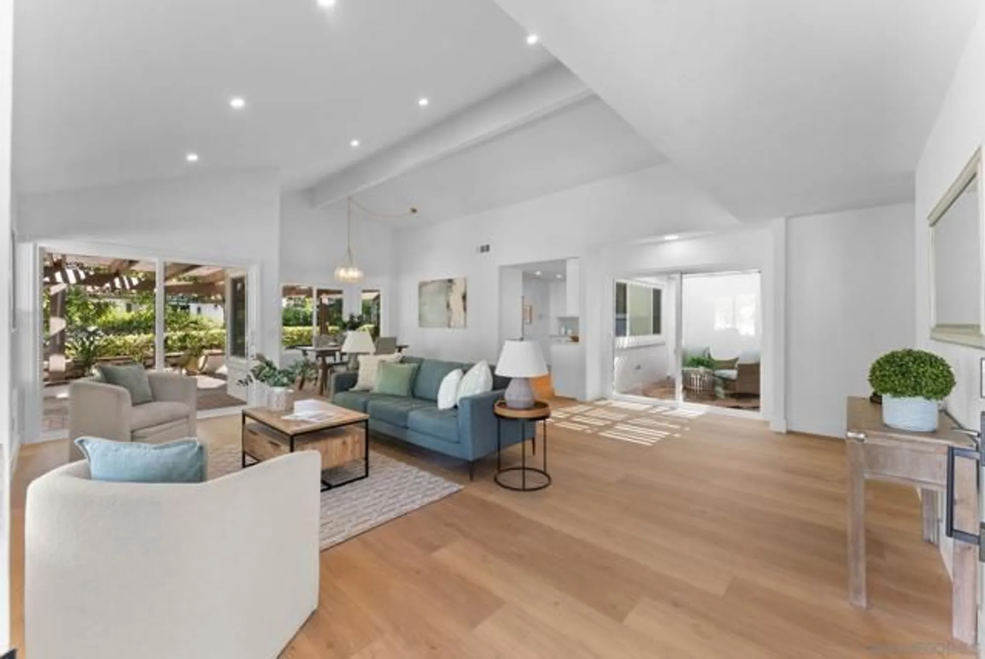 Property Slideshow image 4 of 34 | 4946 alicante way, Oceanside, CA, 92056