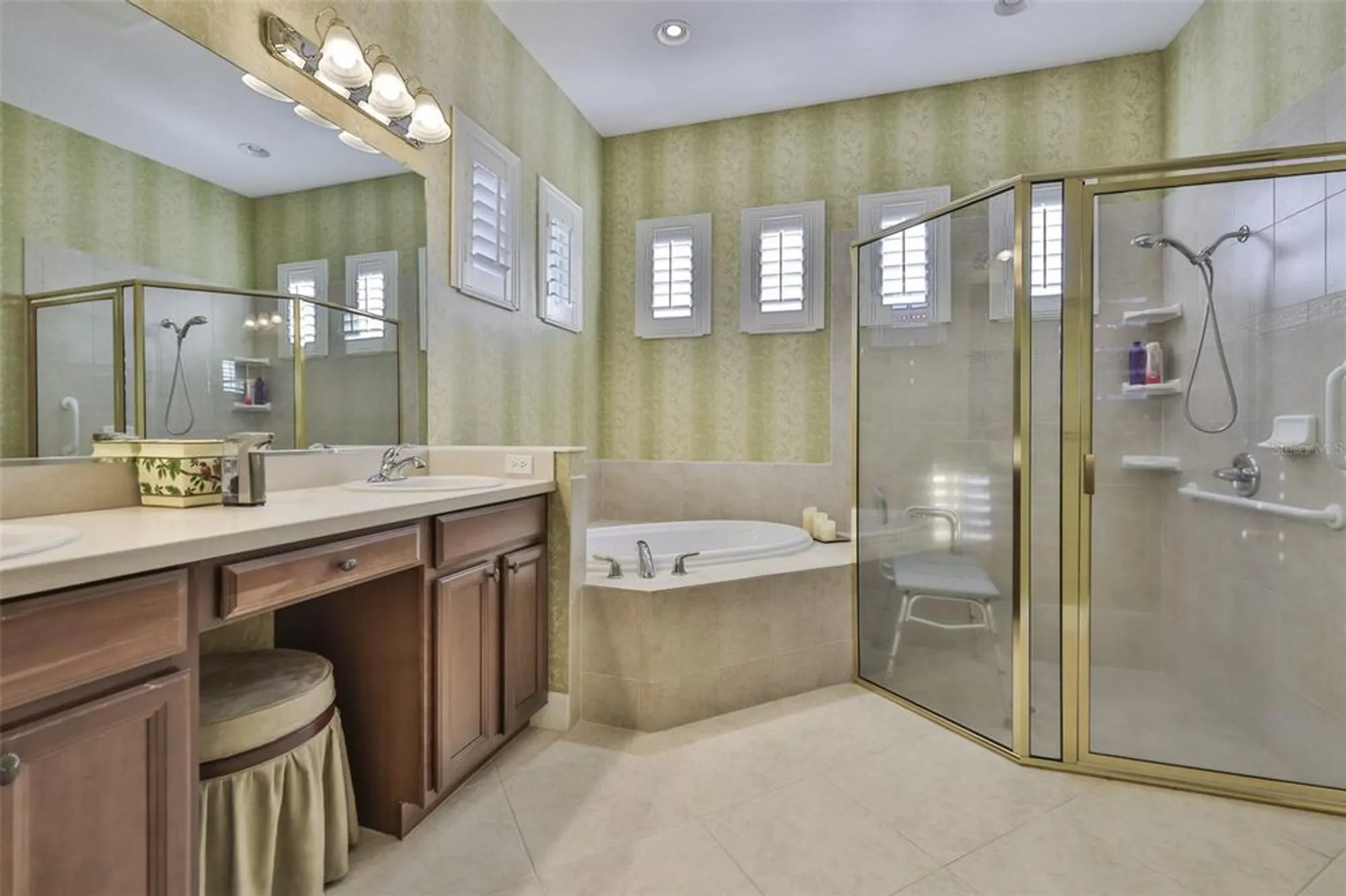 Property Slideshow image 25 of 48 | 327 noble faire dr, Sun City Center, FL, 33573
