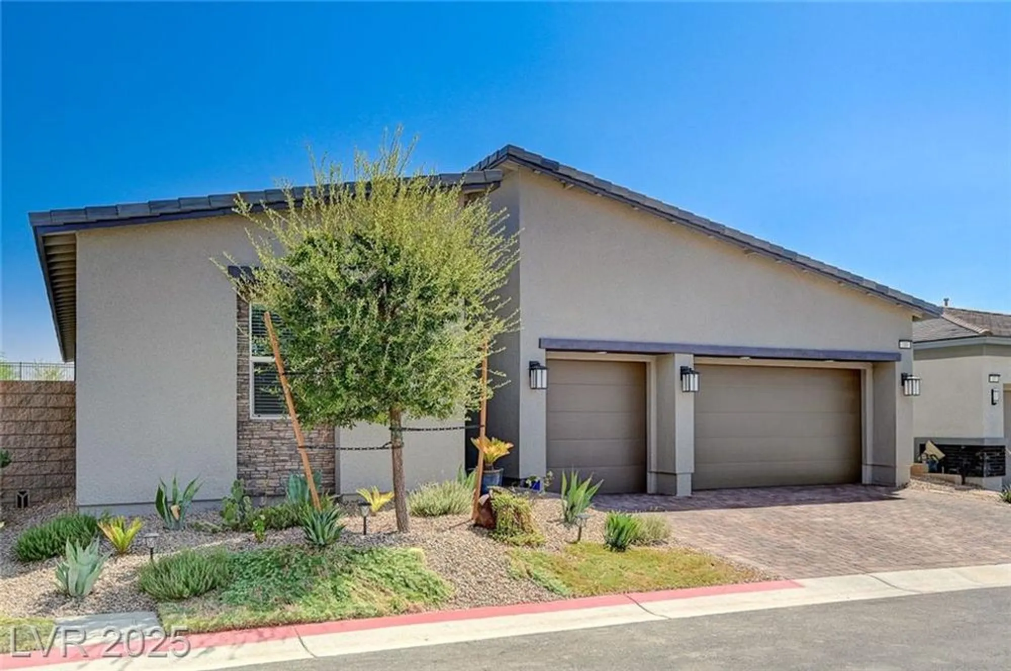 Property Slideshow image 4 of 99 | 33 reverie heights ave, Henderson, NV, 89011