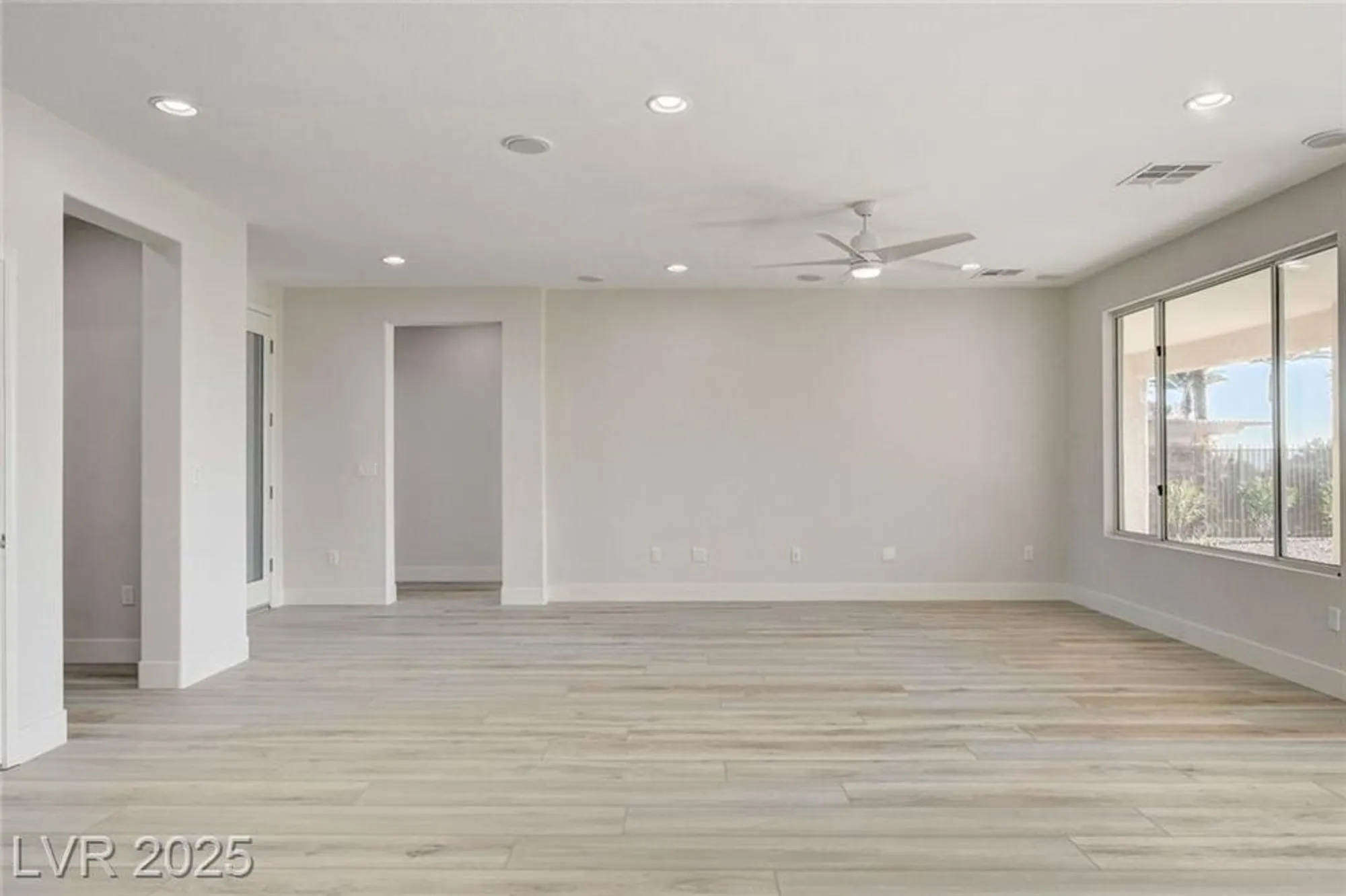 Property Slideshow image 18 of 57 | 10623 riva de fiore ave, Las Vegas, NV, 89135