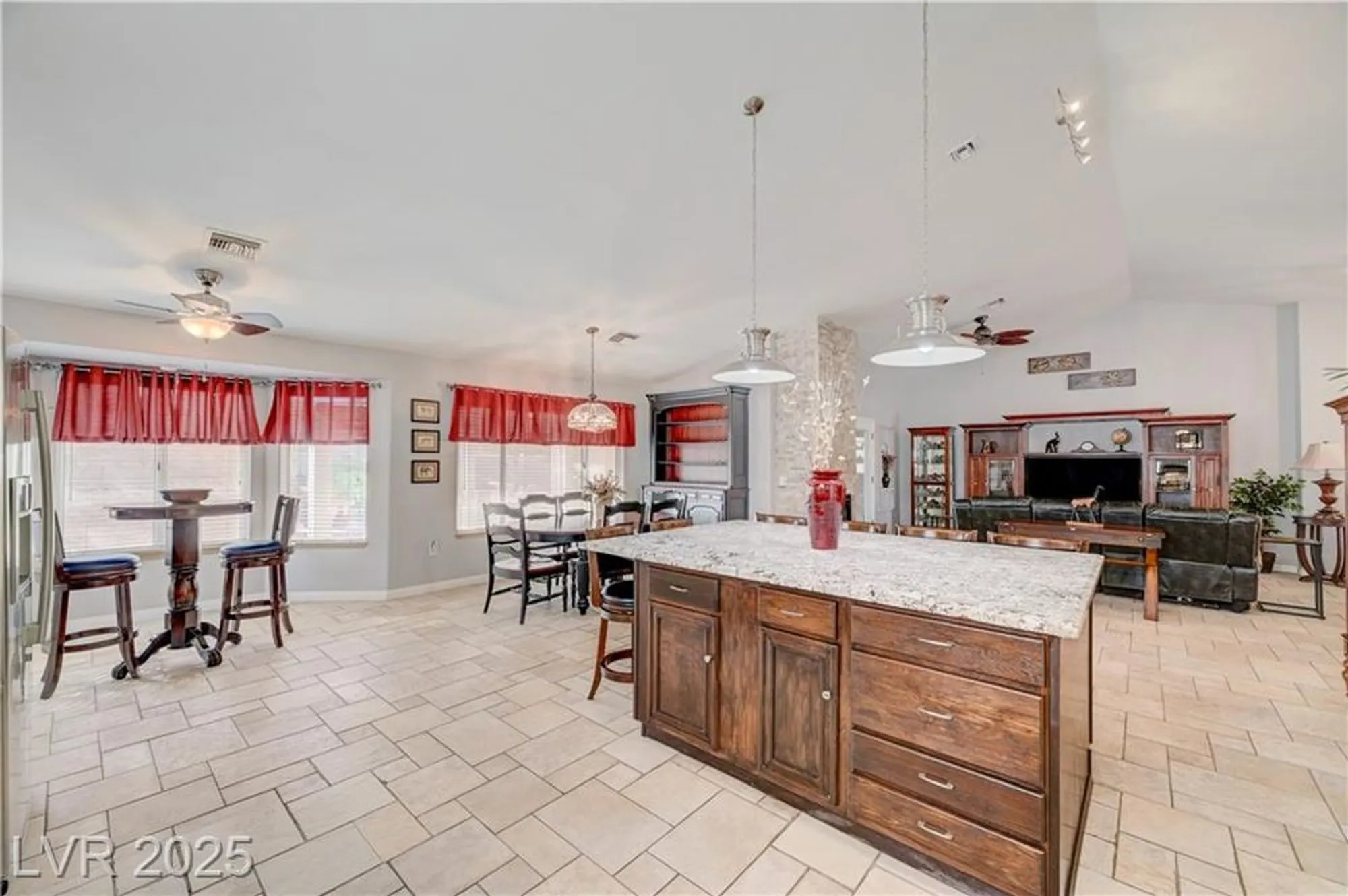 Property Slideshow image 28 of 69 | 3033 merimar dr, Las Vegas, NV, 89134