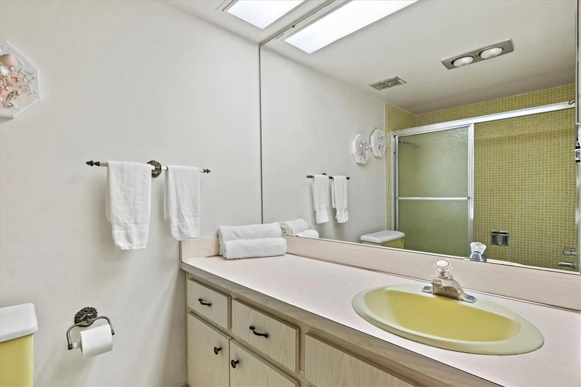 Property Slideshow image 40 of 82 | 7461 w country club dr 408, Sarasota, FL, 34243