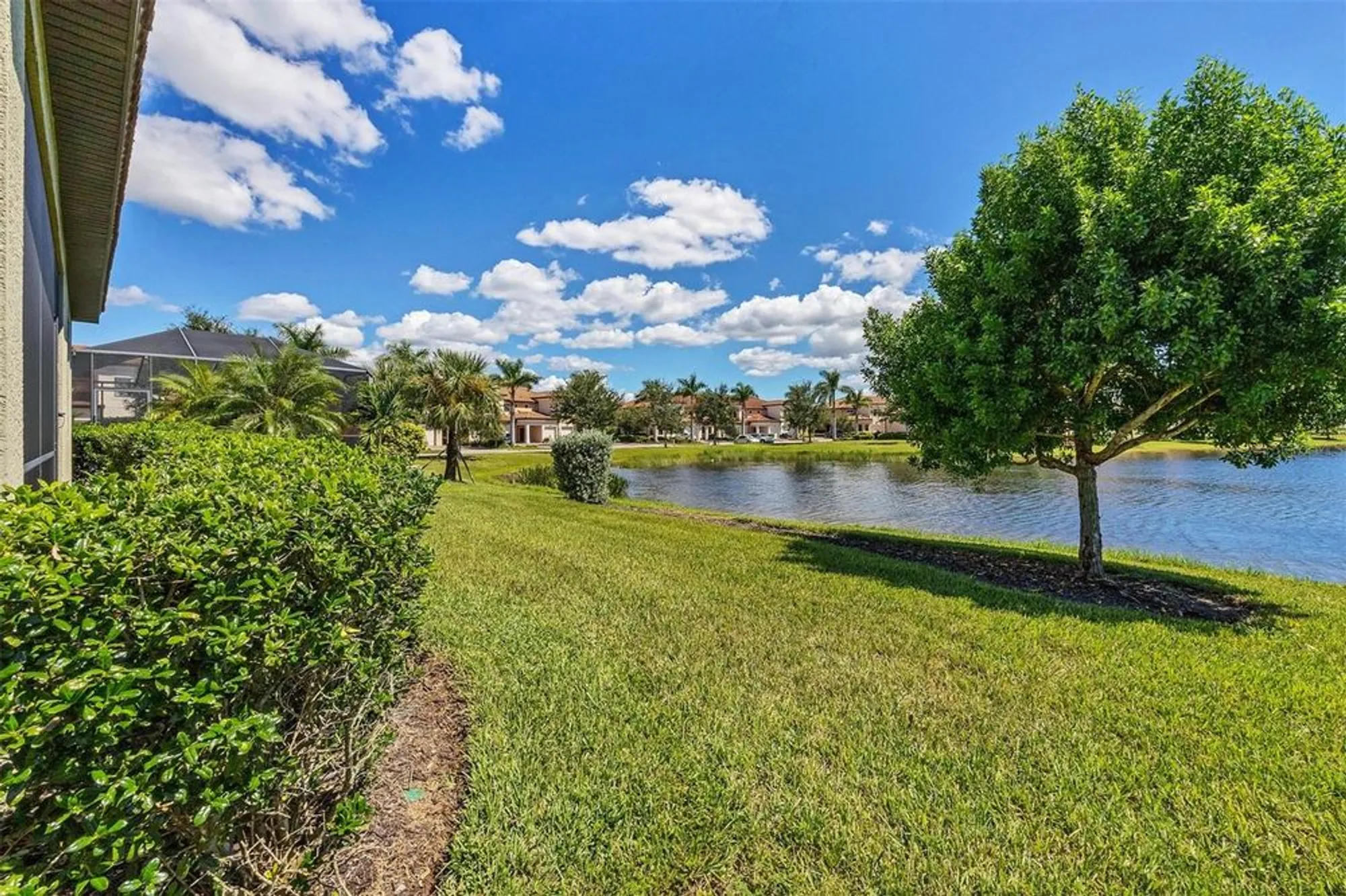 Property Slideshow image 32 of 61 | 10097 cozy grove dr, Venice, FL, 34293