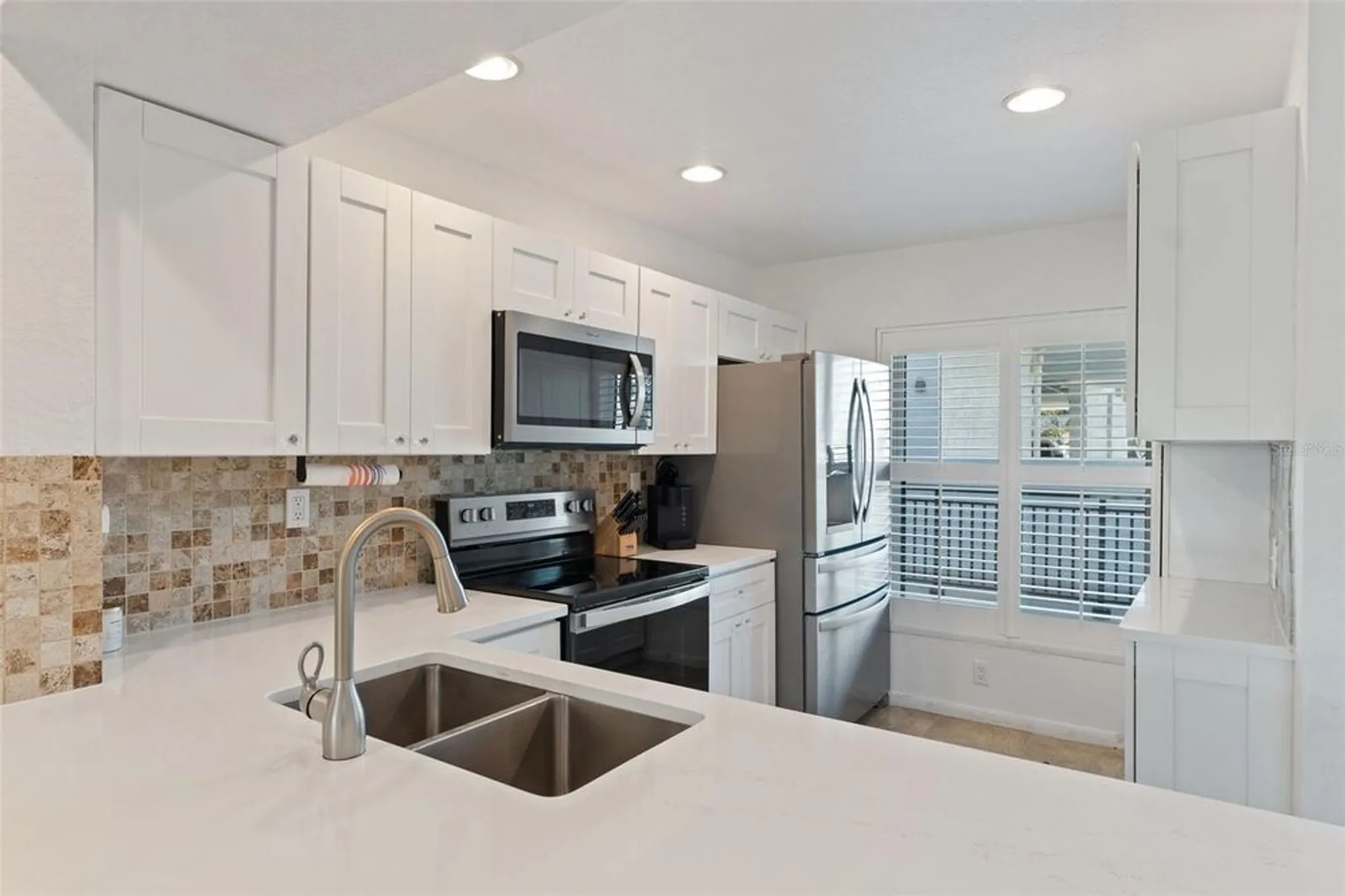 Property Slideshow image 5 of 49 | 6210 sun blvd apt 206, Saint Petersburg, FL, 33715