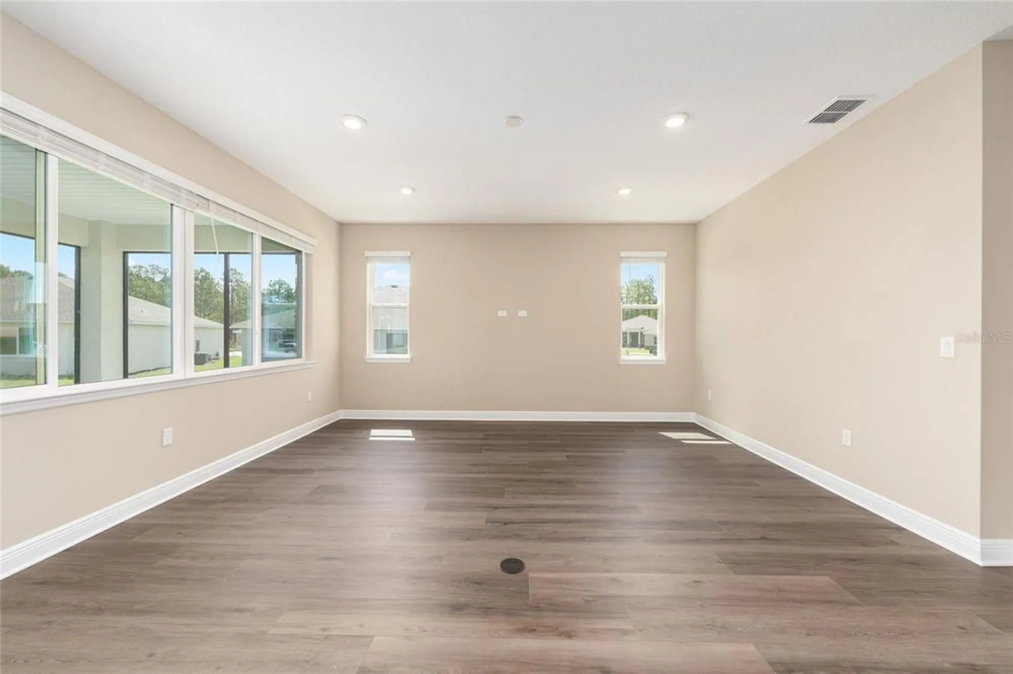 Property Slideshow image 11 of 43 | 10107 sw 106th cir, Ocala, FL, 34481