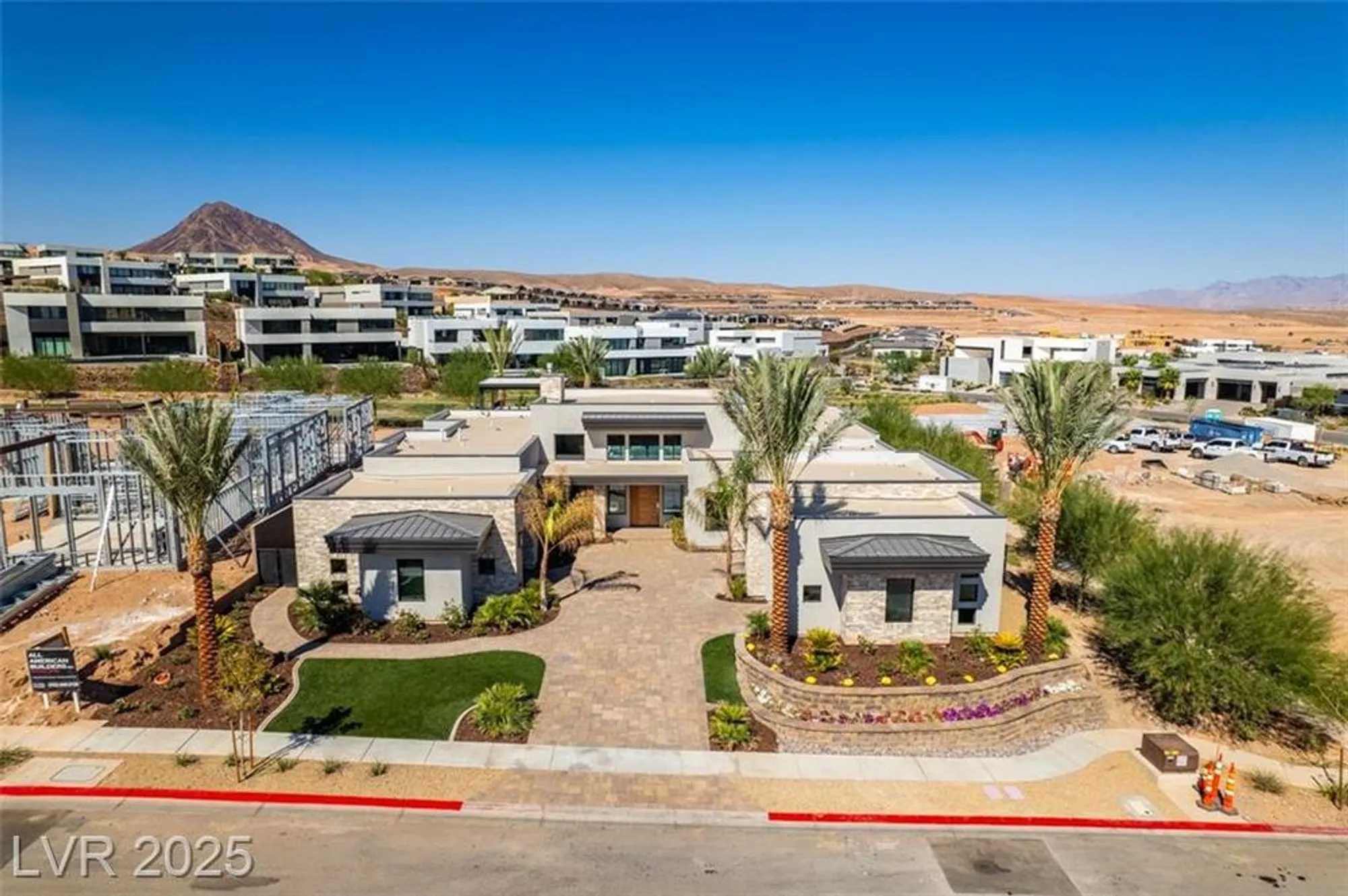 Property Slideshow image 4 of 48 | 40 reflection shores ln, Henderson, NV, 89011