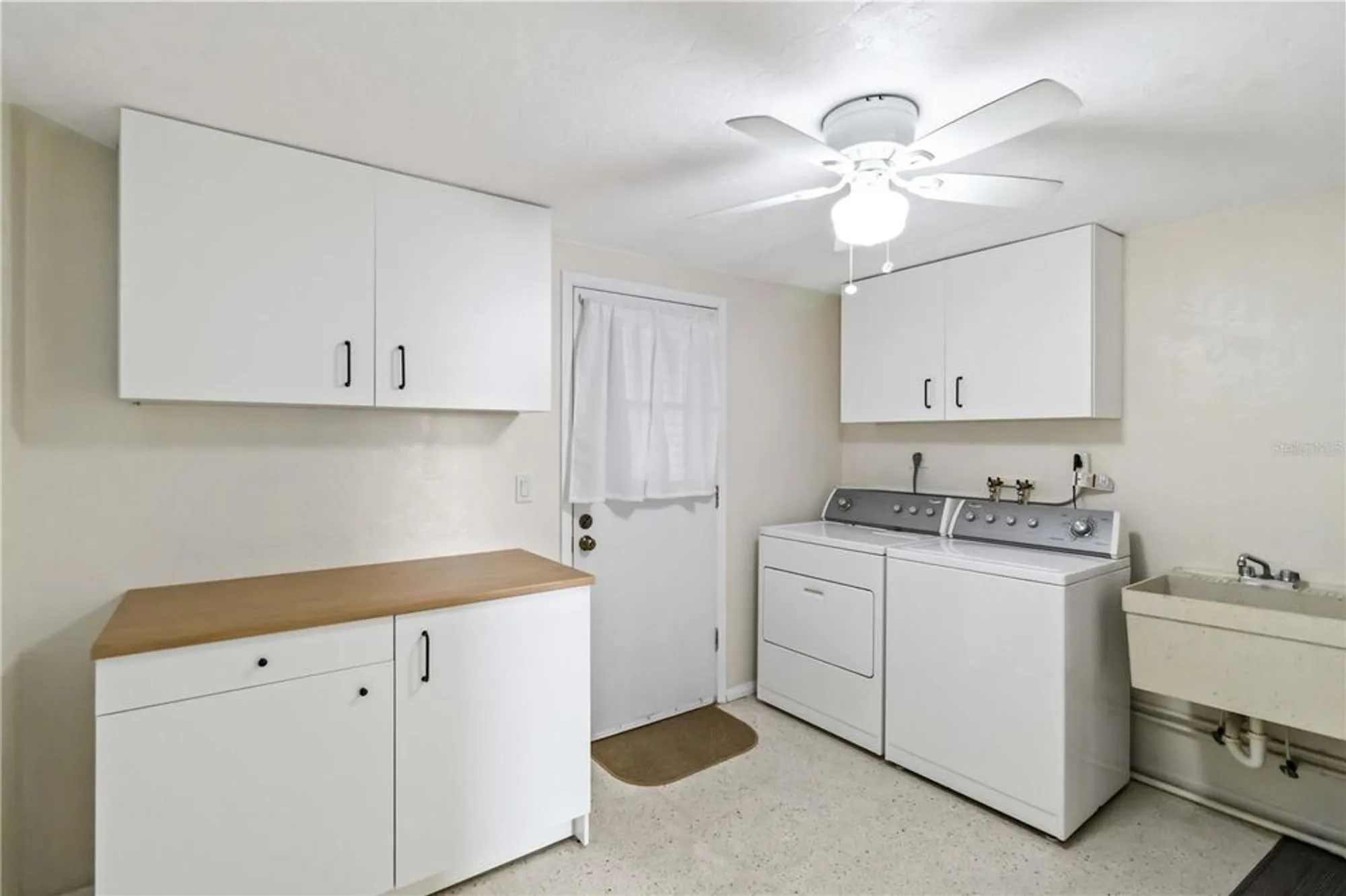 Property Slideshow image 45 of 66 | 3220 southfield ln 810, Sarasota, FL, 34239