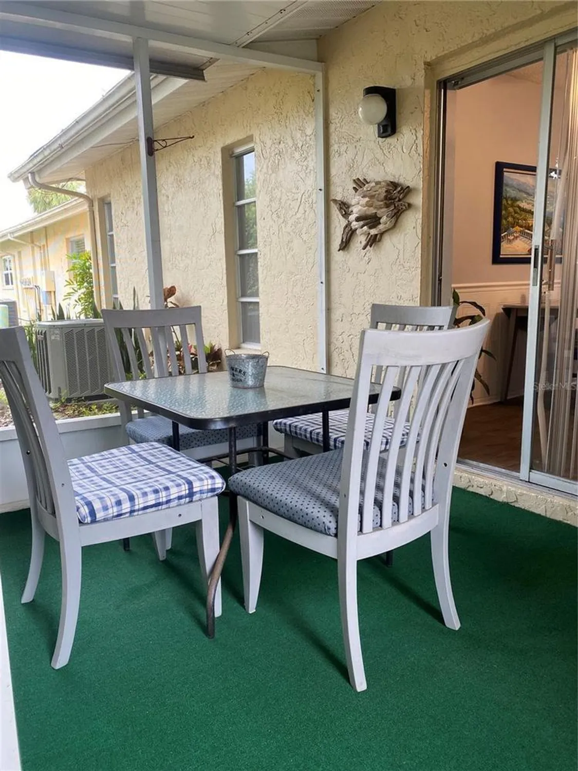 Property Slideshow image 25 of 38 | 832 cambridge ct, Dunedin, FL, 34698