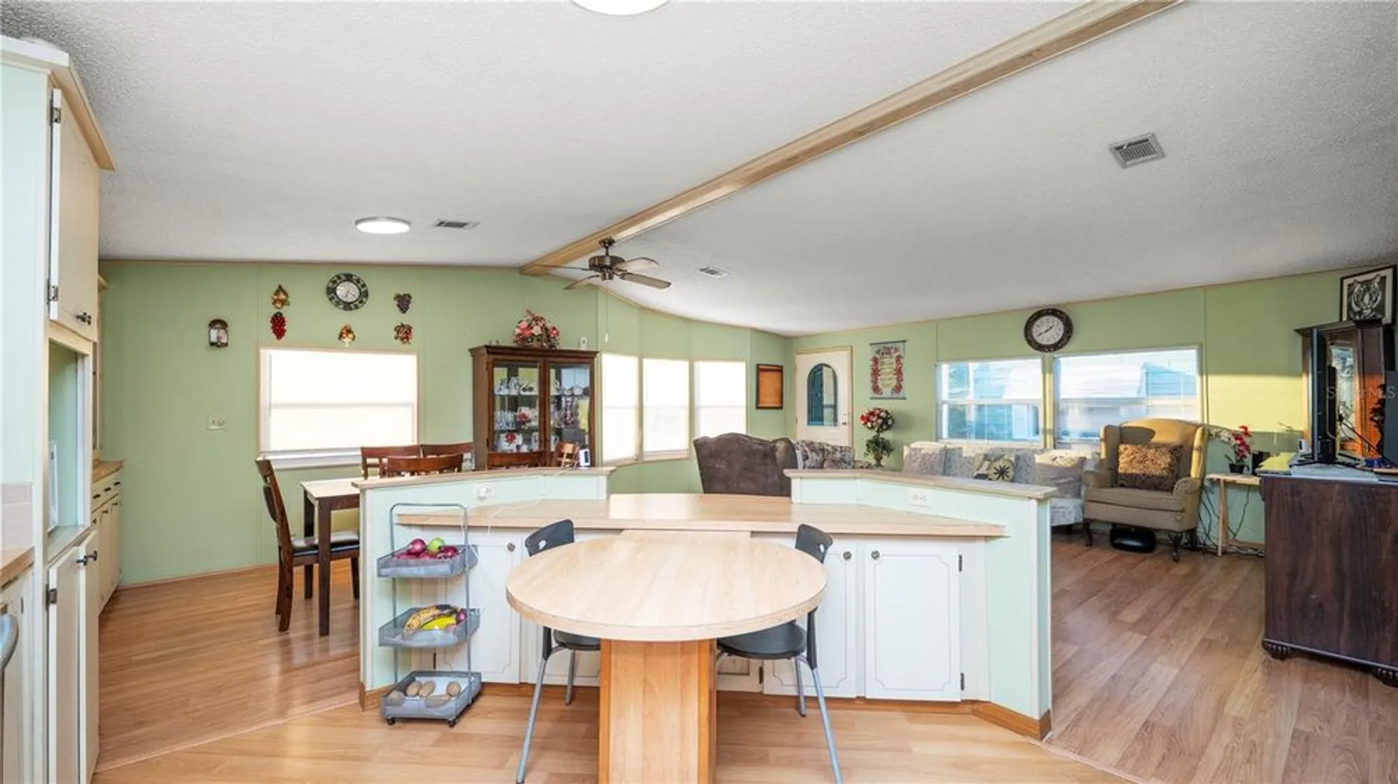 Property Slideshow image 15 of 47 | 5027 forest crest dr, Lakeland, FL, 33810