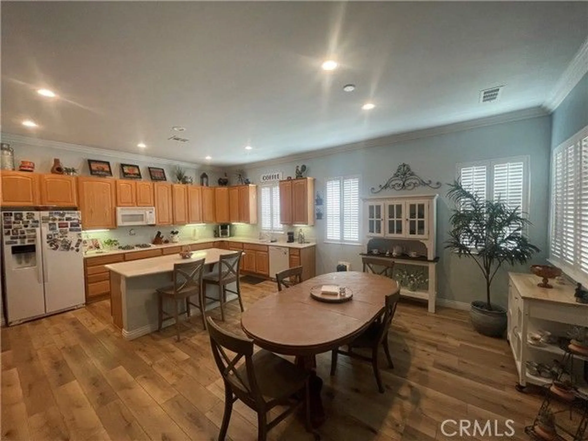 Property Slideshow image 4 of 56 | 19365 galloping hill rd, Apple Valley, CA, 92308