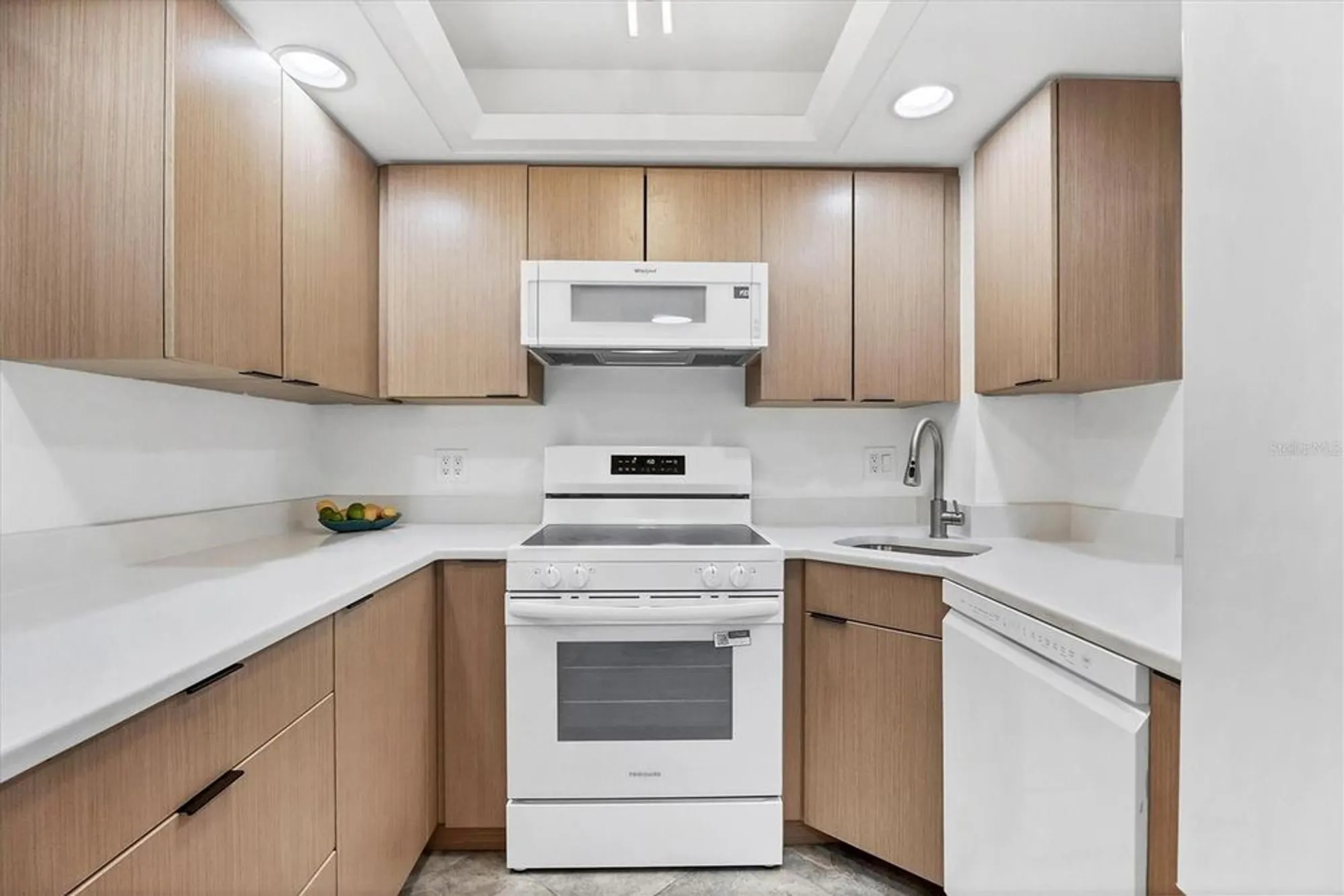 Property Slideshow image 18 of 55 | 1350 n portofino dr apt 107, Sarasota, FL, 34242