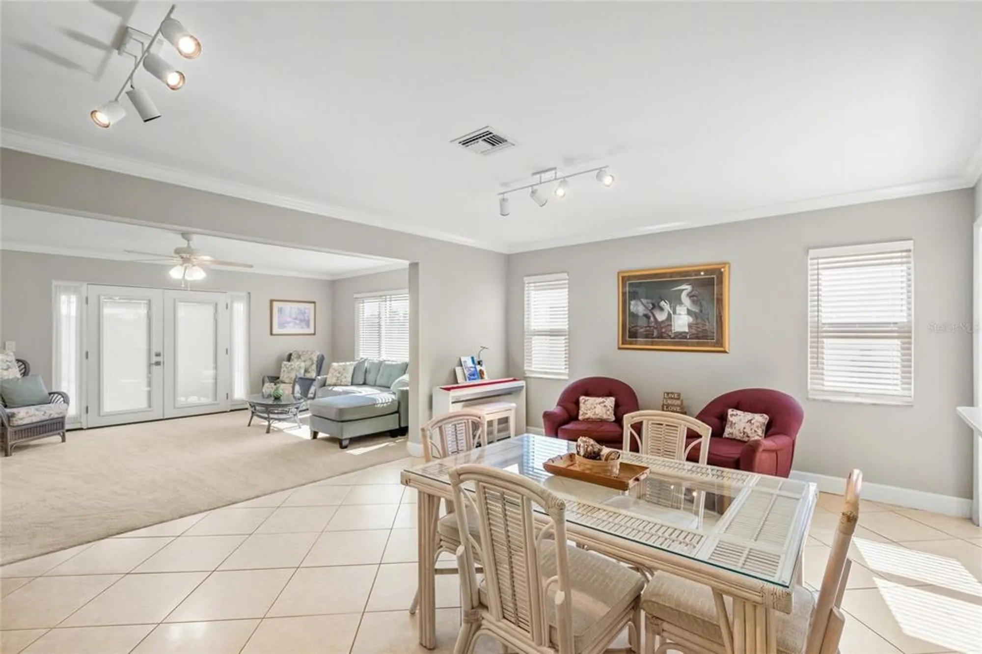 Property Slideshow image 6 of 35 | 6213 green view dr # 127, Sarasota, FL, 34231