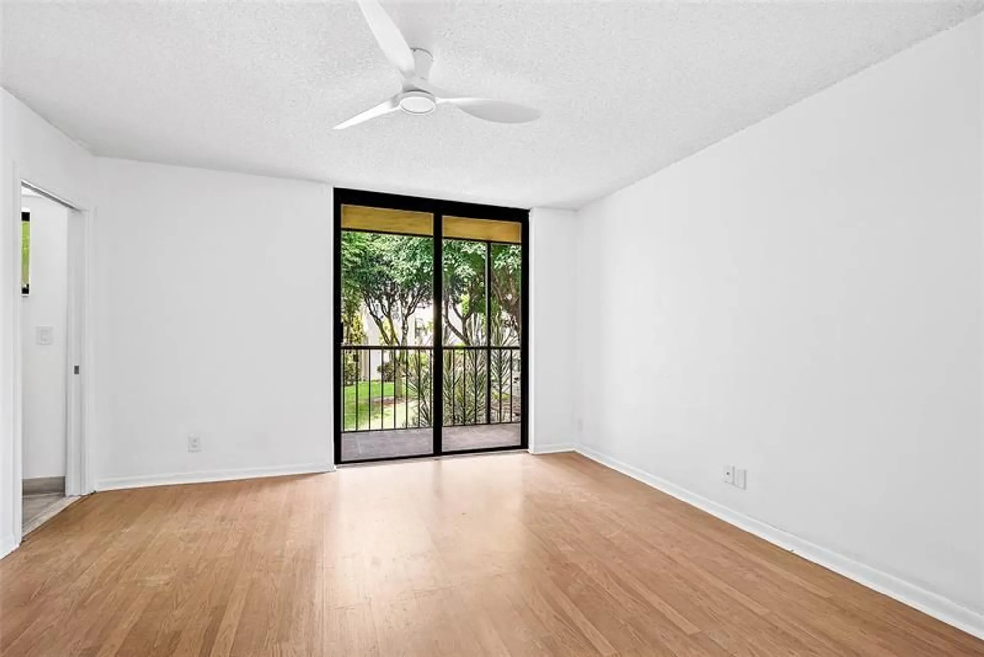 Property Slideshow image 14 of 43 | 5280 las verdes cir 202, Delray Beach, FL, 33484