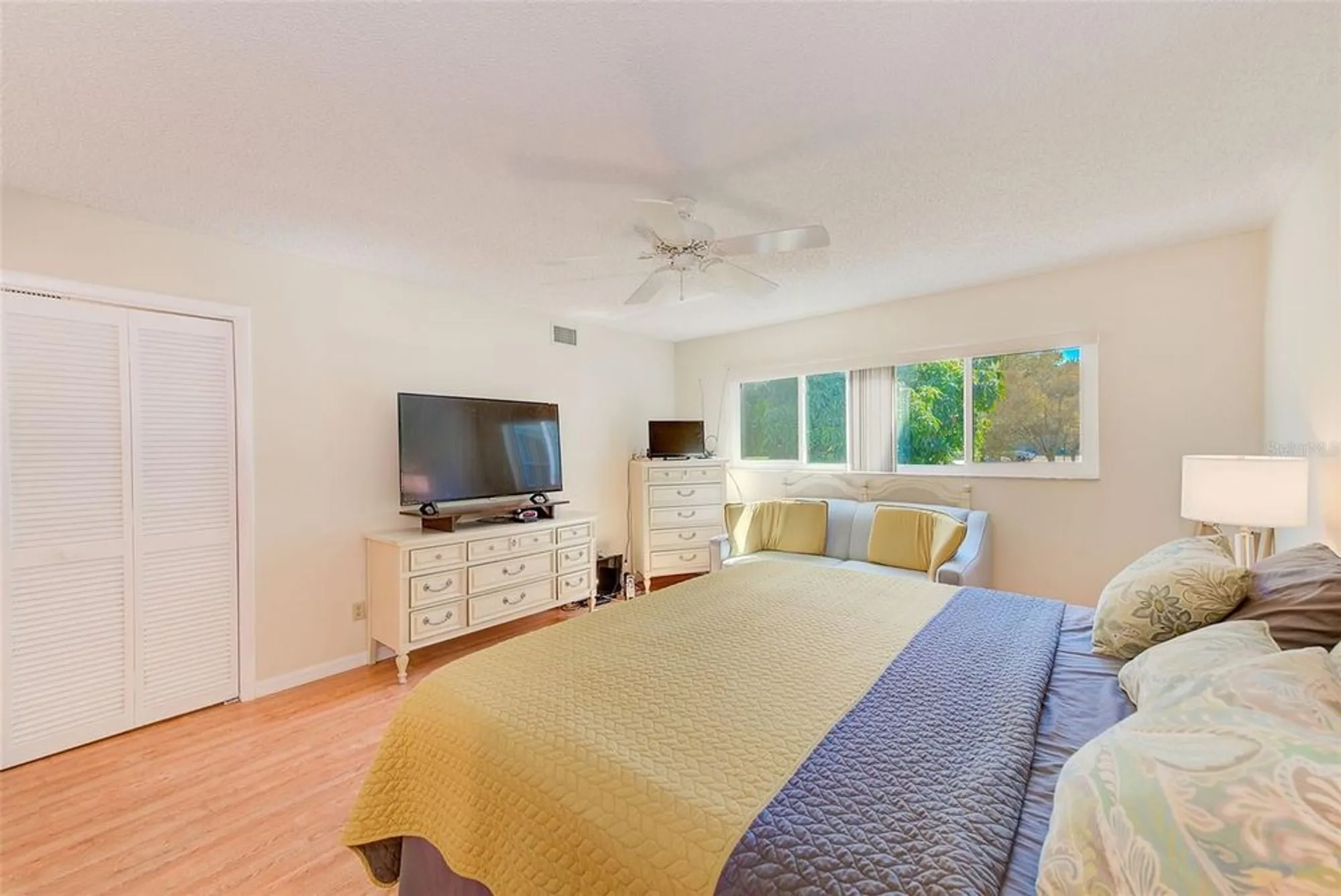 Property Slideshow image 22 of 43 | 2229 americus blvd 25, Clearwater, FL, 33763