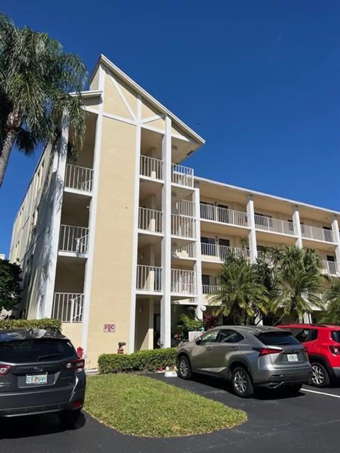 Property Slideshow image 5 of 71 | 7351 kinghurst dr 302, Delray Beach, FL, 33446