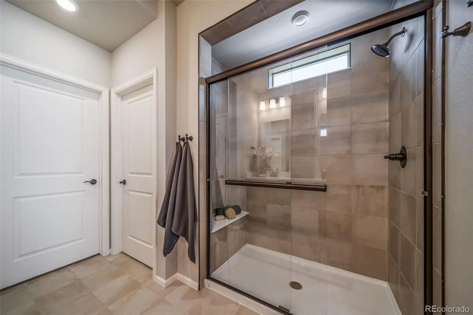Property Slideshow image 21 of 29 | 21845 e 51st dr, Aurora, CO, 80019
