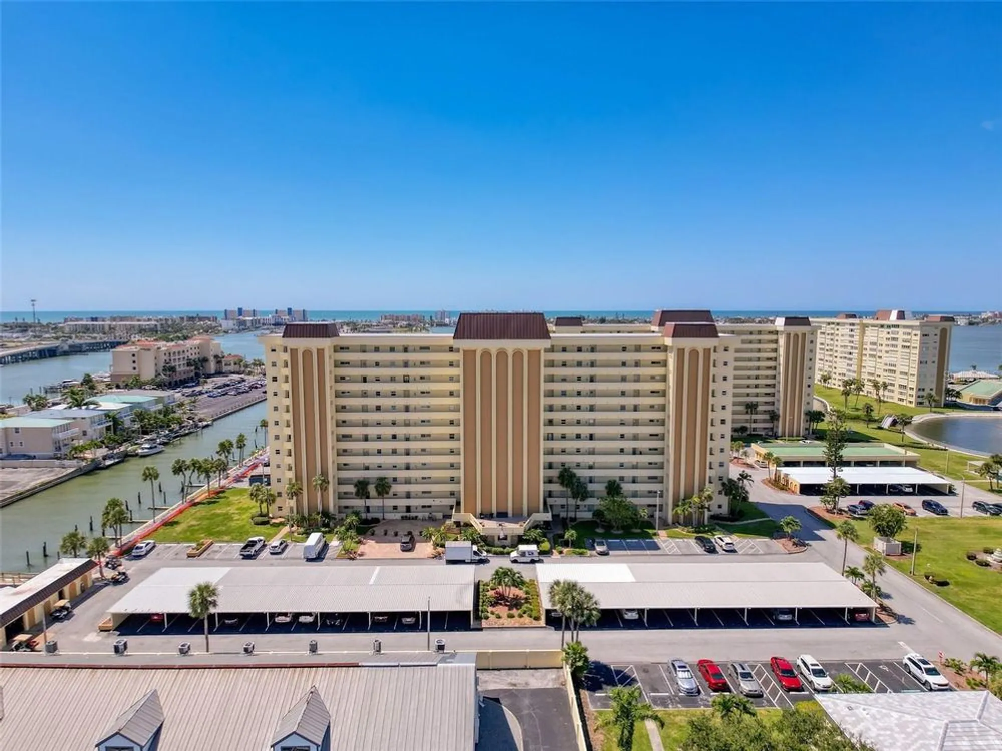 Property Slideshow image 25 of 32 | 4550 cove cir apt 507, St Petersburg, FL, 33708