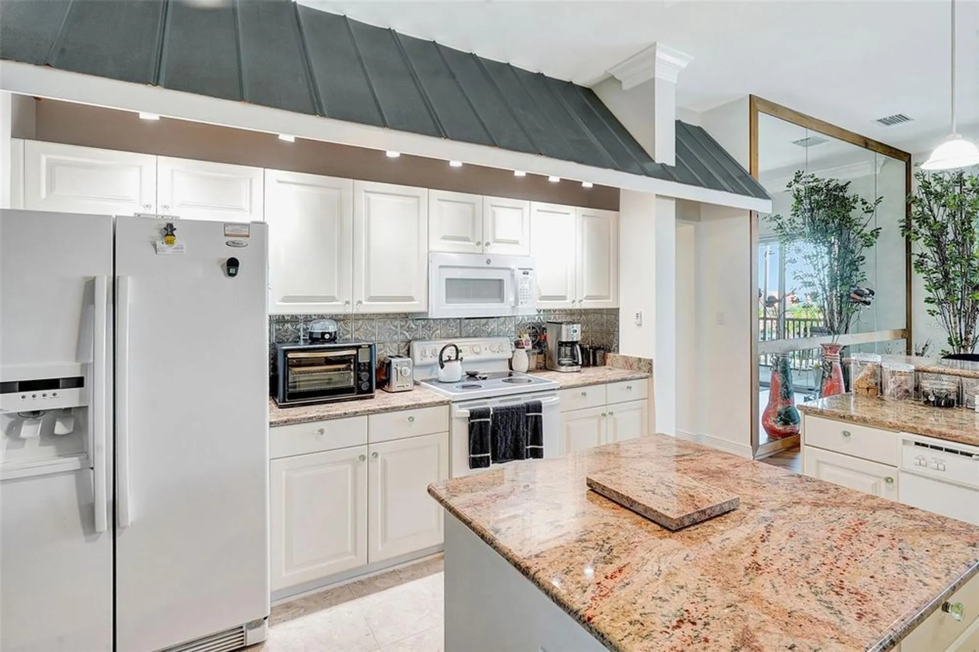 Property Slideshow image 14 of 58 | 2060 matecumbe key rd 2803, Punta Gorda, FL, 33955