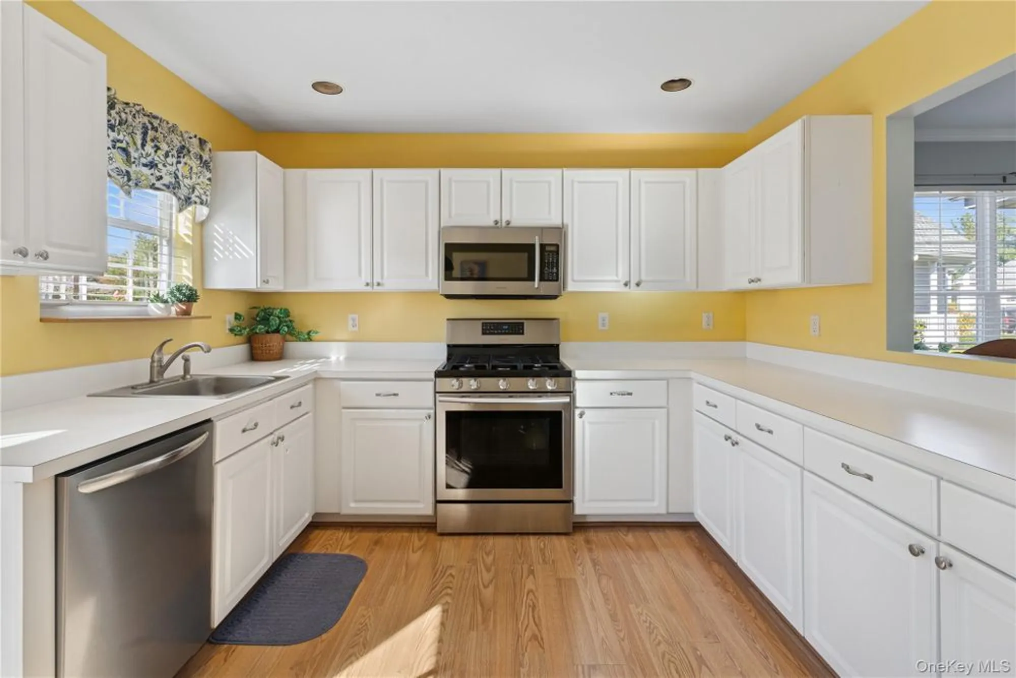 Property Slideshow image 11 of 26 | 53 goose neck ln, Riverhead, NY, 11901
