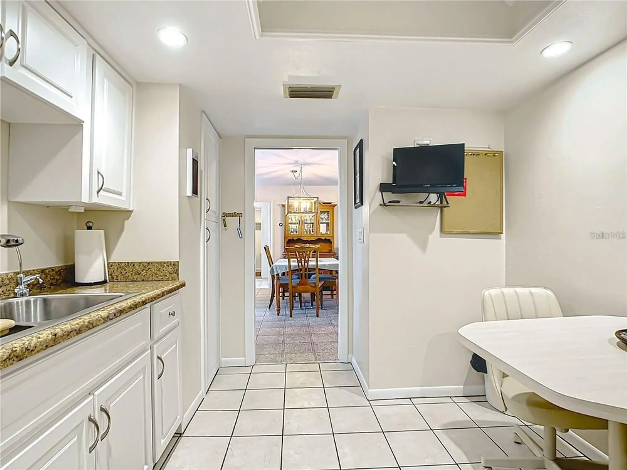 Property Slideshow image 12 of 36 | 19029 us highway 19 n apt 9-301, Clearwater, FL, 33764