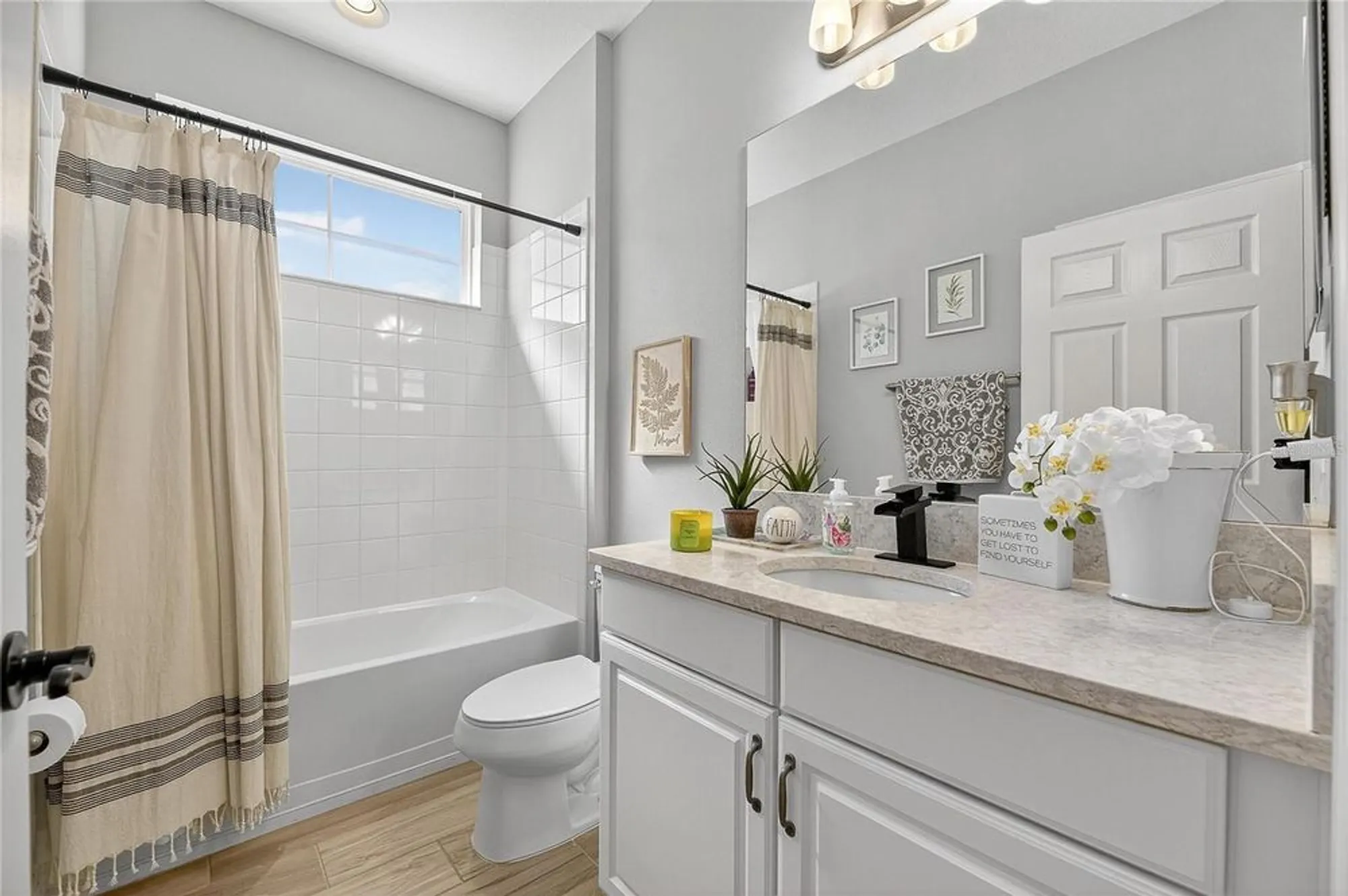 Property Slideshow image 13 of 63 | 5128 admiral pointe dr, Apollo Beach, FL, 33572