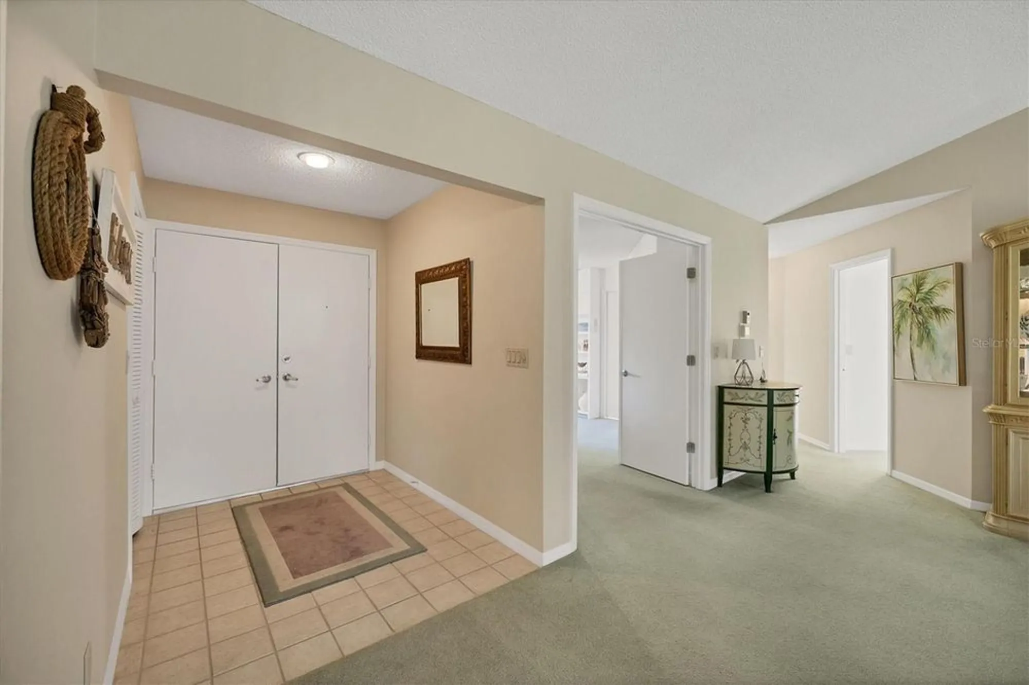 Property Slideshow image 5 of 59 | 3825 wilshire cir 1, Sarasota, FL, 34238