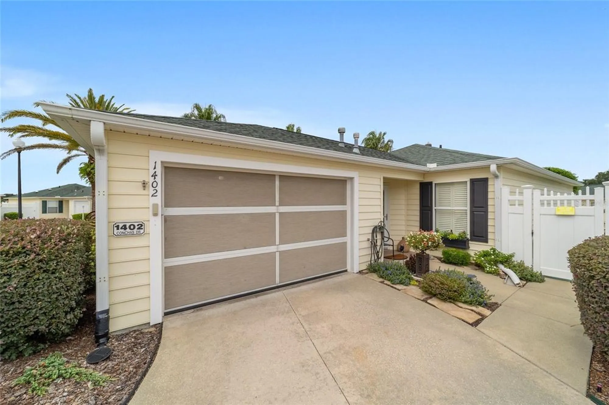 Property Slideshow image 4 of 58 | 1402 conchas dr, The Villages, FL, 32162