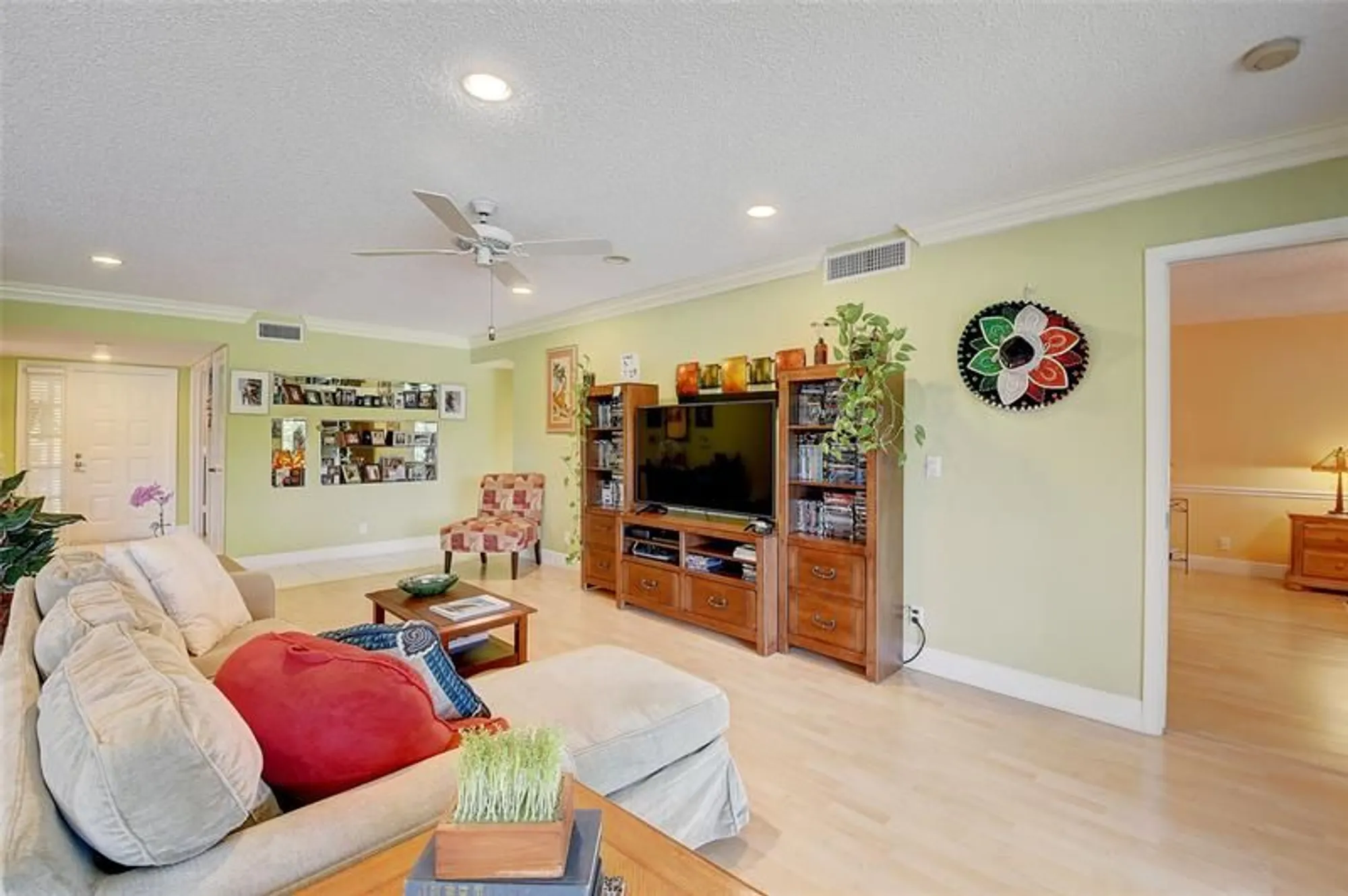 Property Slideshow image 6 of 75 | 6422 aspen glen cir # 206, Boynton Beach, FL, 33437