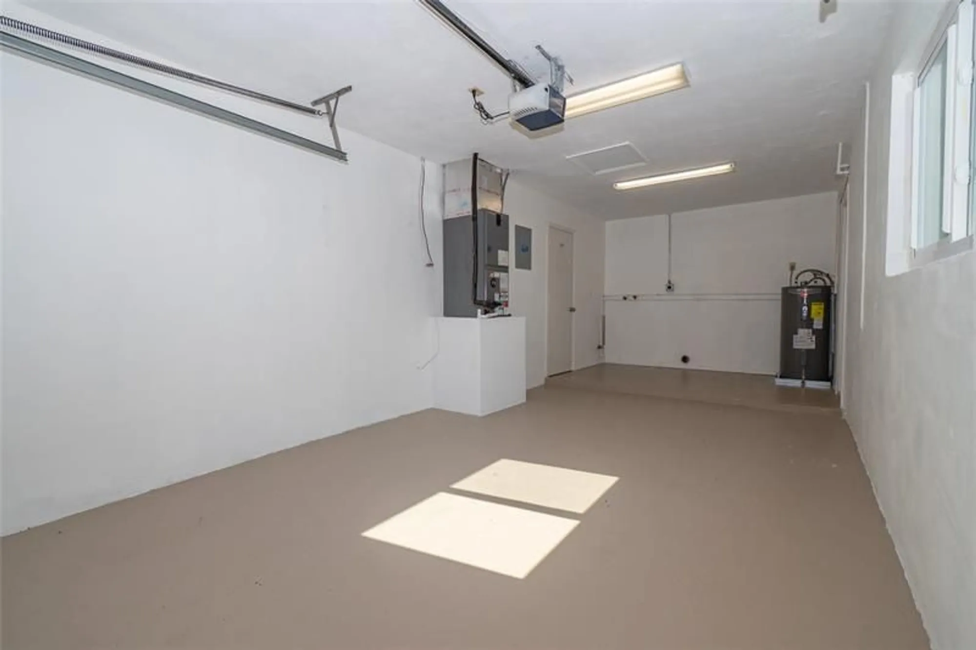 Property Slideshow image 16 of 26 | 4714 nw 44th st, Tamarac, FL, 33319