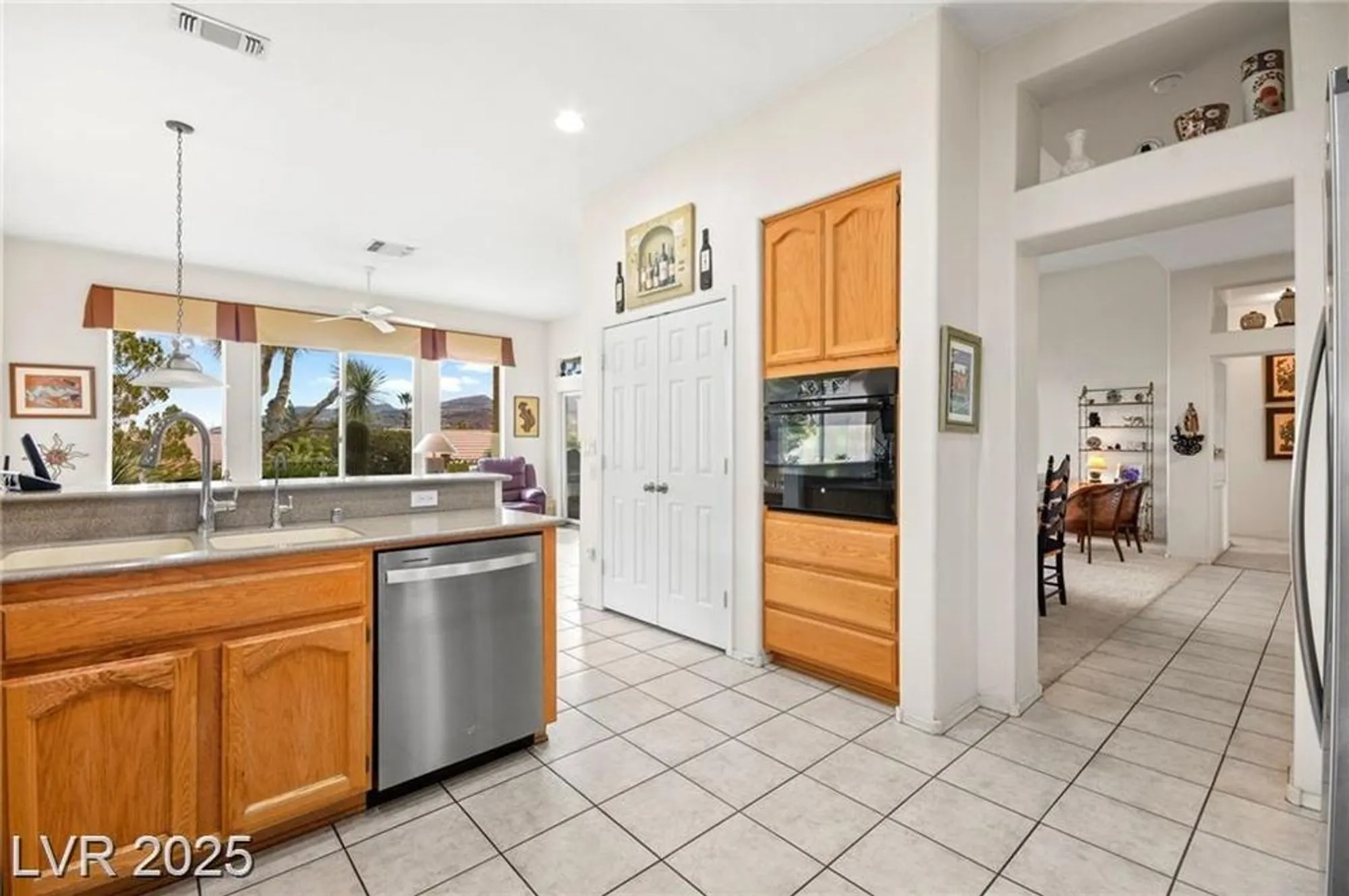 Property Slideshow image 22 of 71 | 482 bonnie brook pl, Henderson, NV, 89012