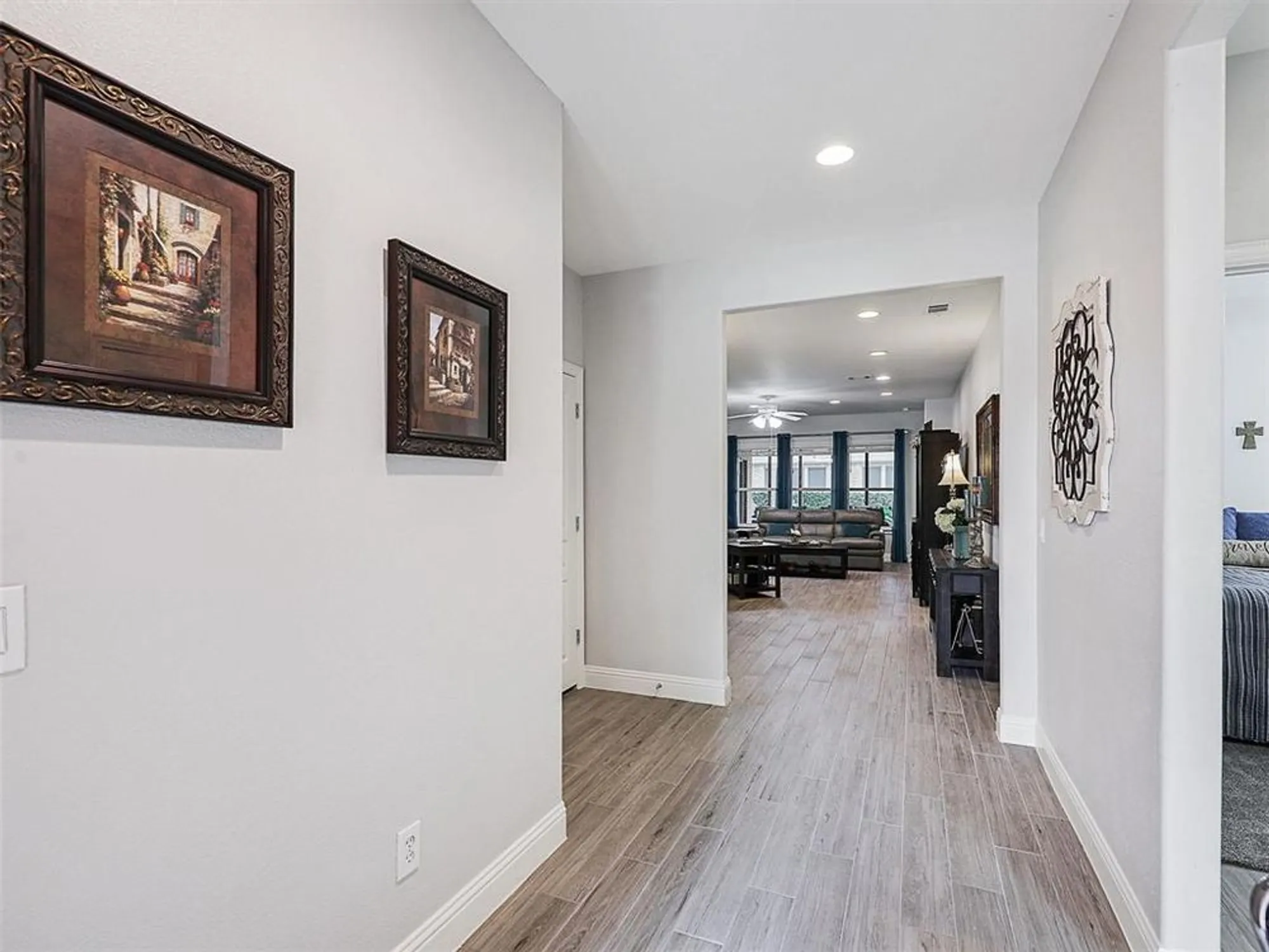 Property Slideshow image 7 of 37 | 6026 prairie bend ln, Frisco, TX, 75036