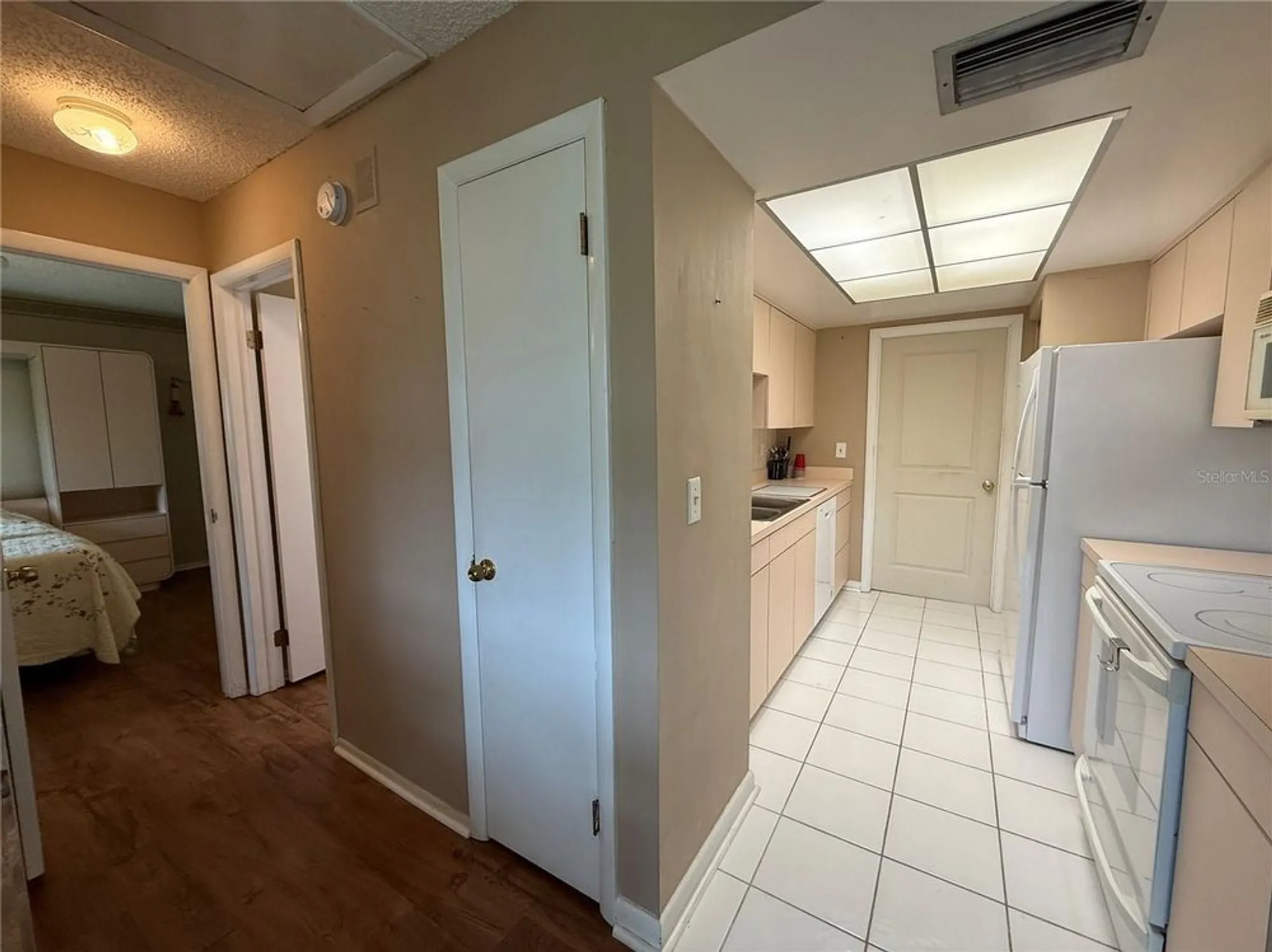 Property Slideshow image 20 of 51 | 2722 sherbrooke ln d, Palm Harbor, FL, 34684