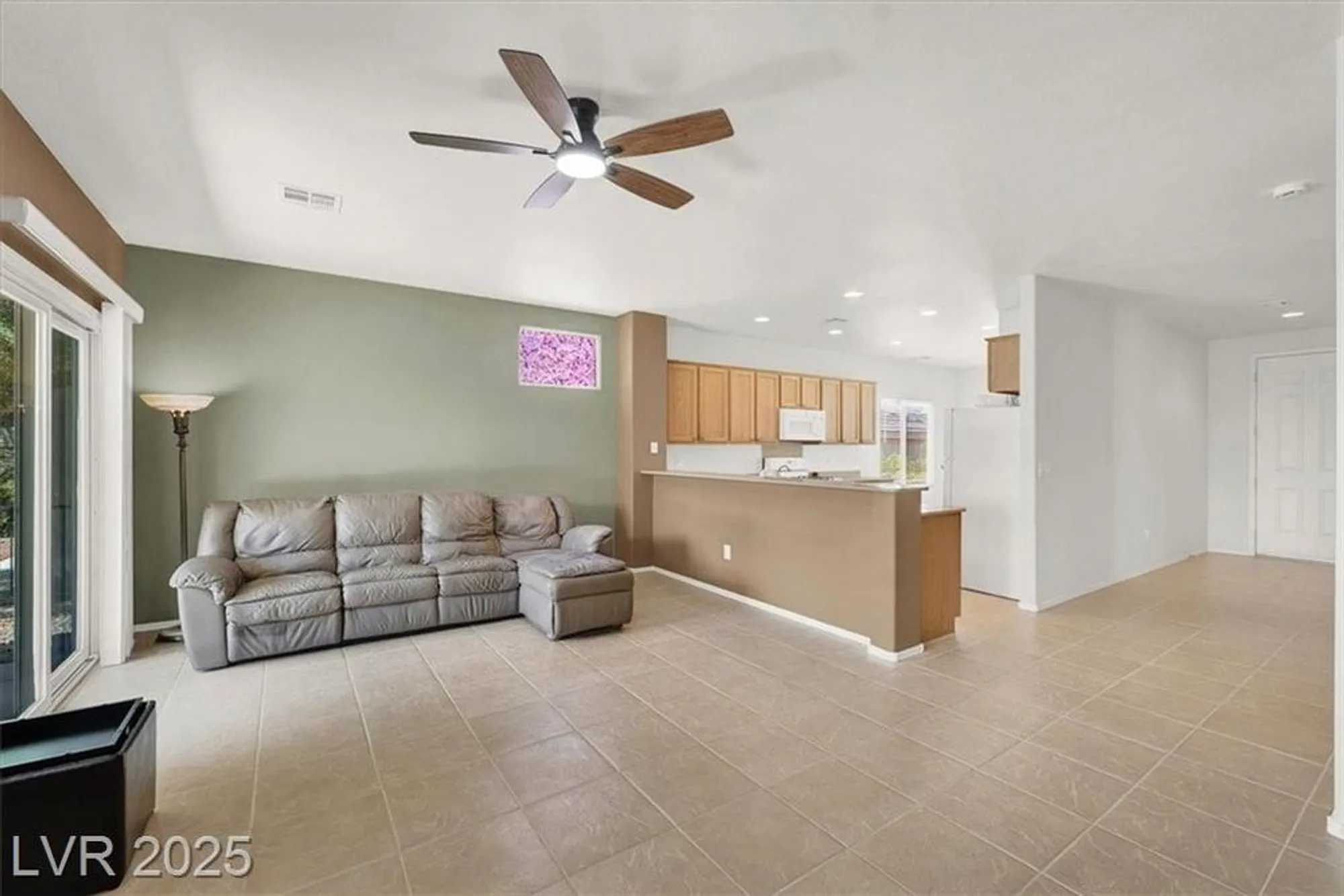 Property Slideshow image 8 of 24 | 2101 sawtooth mountain dr, Henderson, NV, 89044