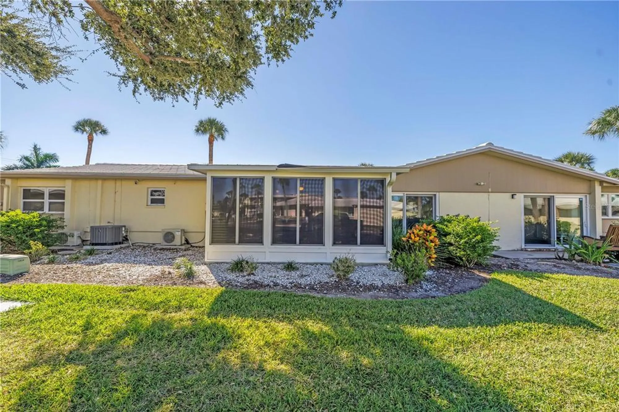 Property Slideshow image 33 of 60 | 111 whispering sands cir # v38, Sarasota, FL, 34242