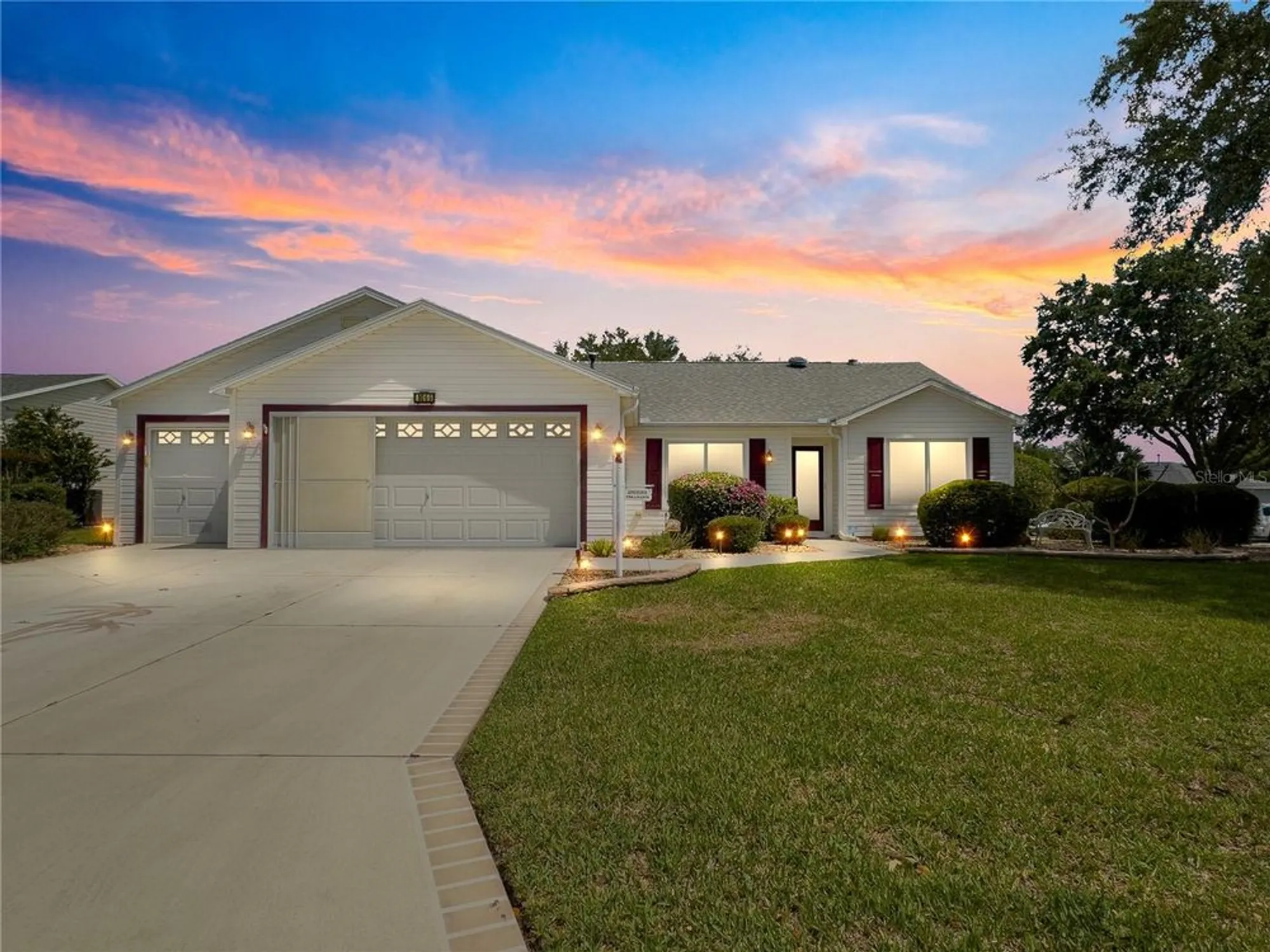 Property Slideshow image 2 of 56 | 8069 se 174th ludlow pl, The Villages, FL, 32162