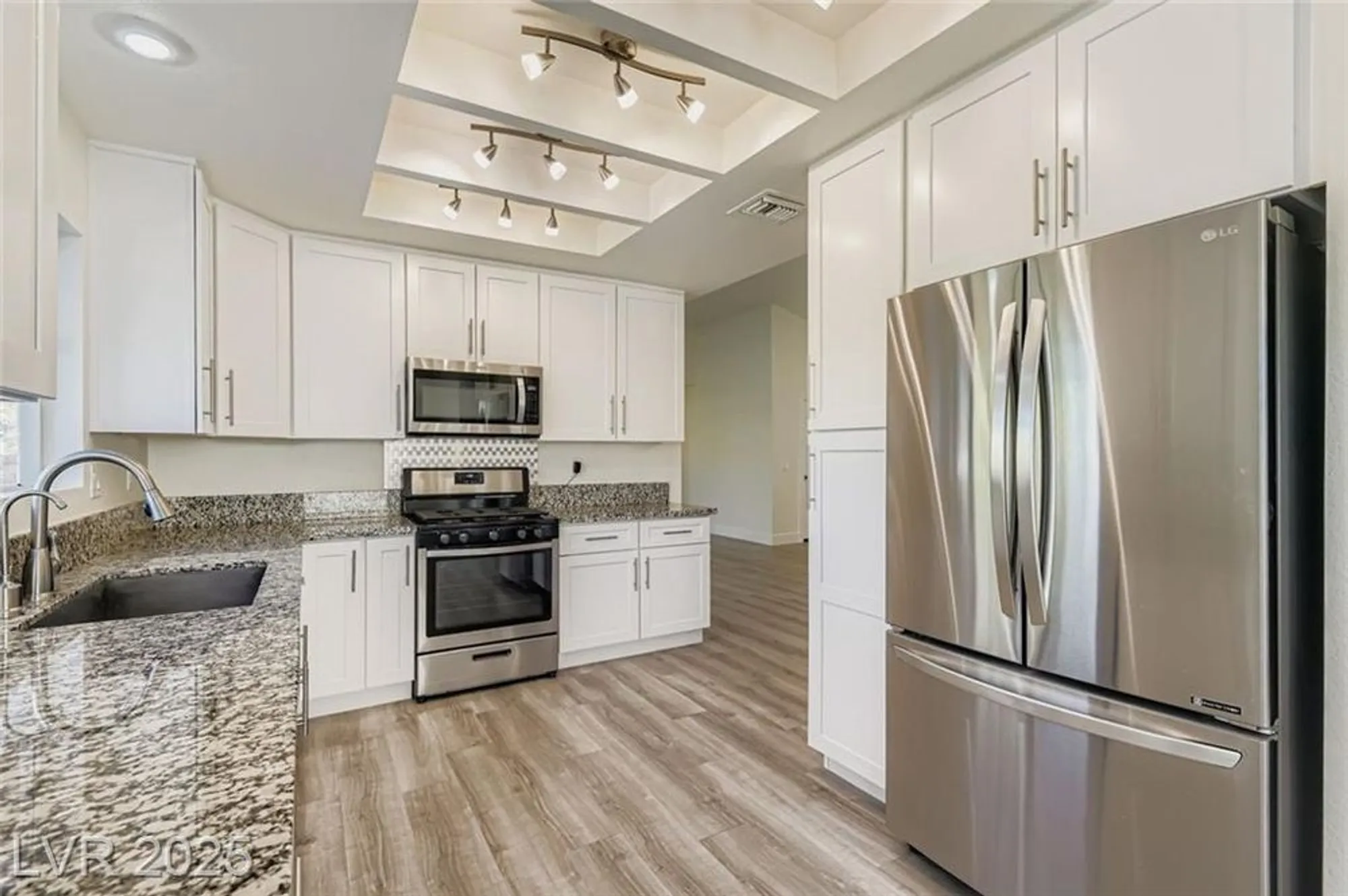 Property Slideshow image 11 of 28 | 9032 marble dr, Las Vegas, NV, 89134