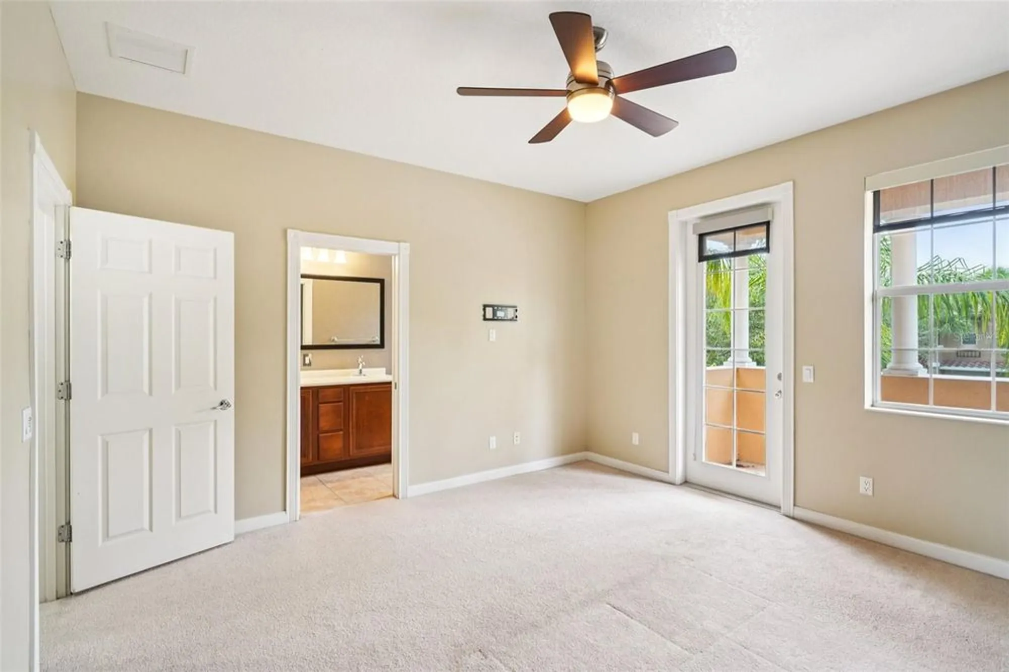 Property Slideshow image 23 of 59 | 8430 leatherleaf ln, Orlando, FL, 32827
