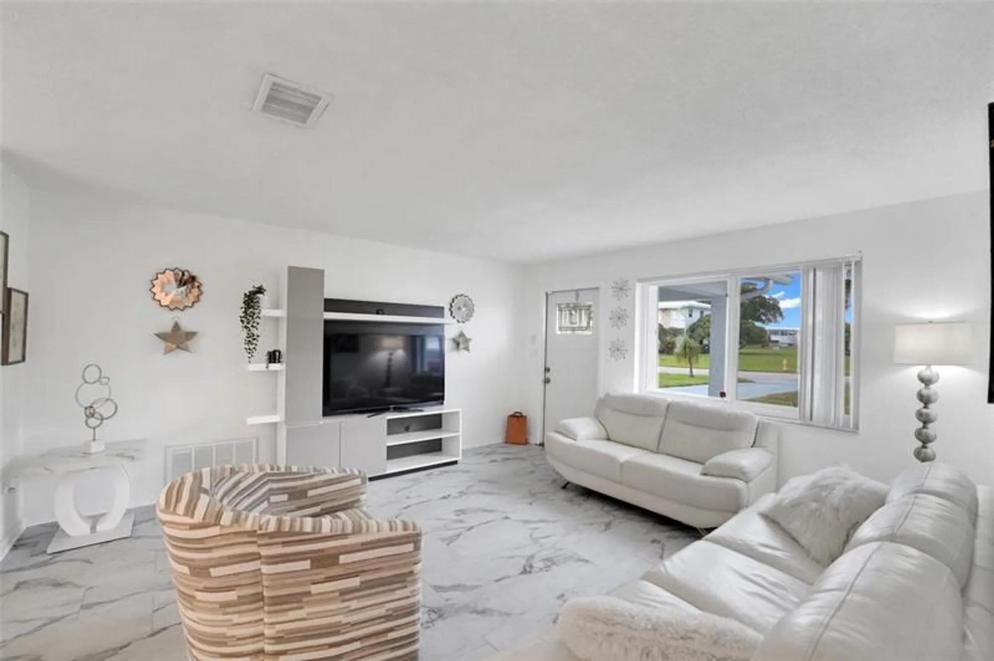 Property Slideshow image 9 of 58 | 260 s golf blvd, Pompano Beach, FL, 33064