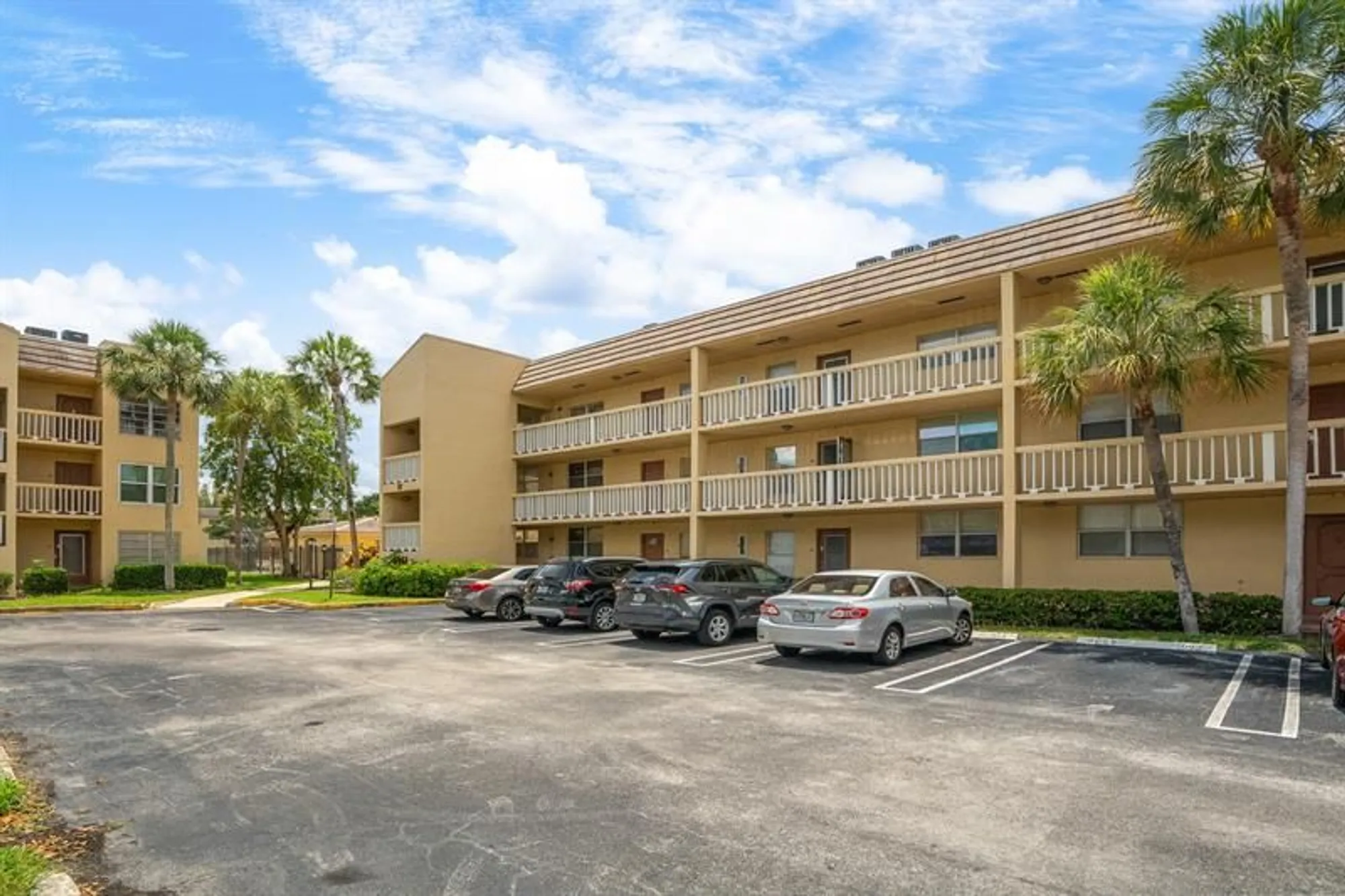 Property Slideshow image 1 of 58 | 5961 nw 61st ave apt 301, Tamarac, FL, 33319