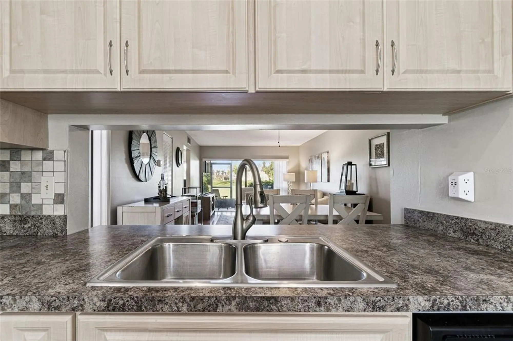 Property Slideshow image 17 of 52 | 6105 palma del mar blvd s apt 120, Saint Petersburg, FL, 33715
