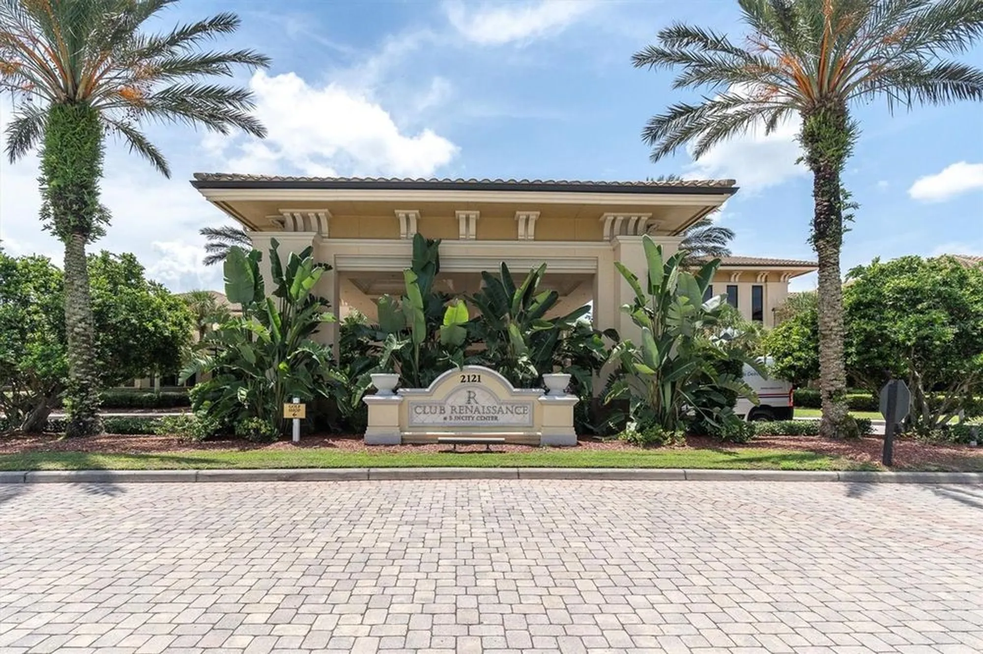 Property Slideshow image 43 of 54 | 301 thorn hill pl, Sun City Center, FL, 33573