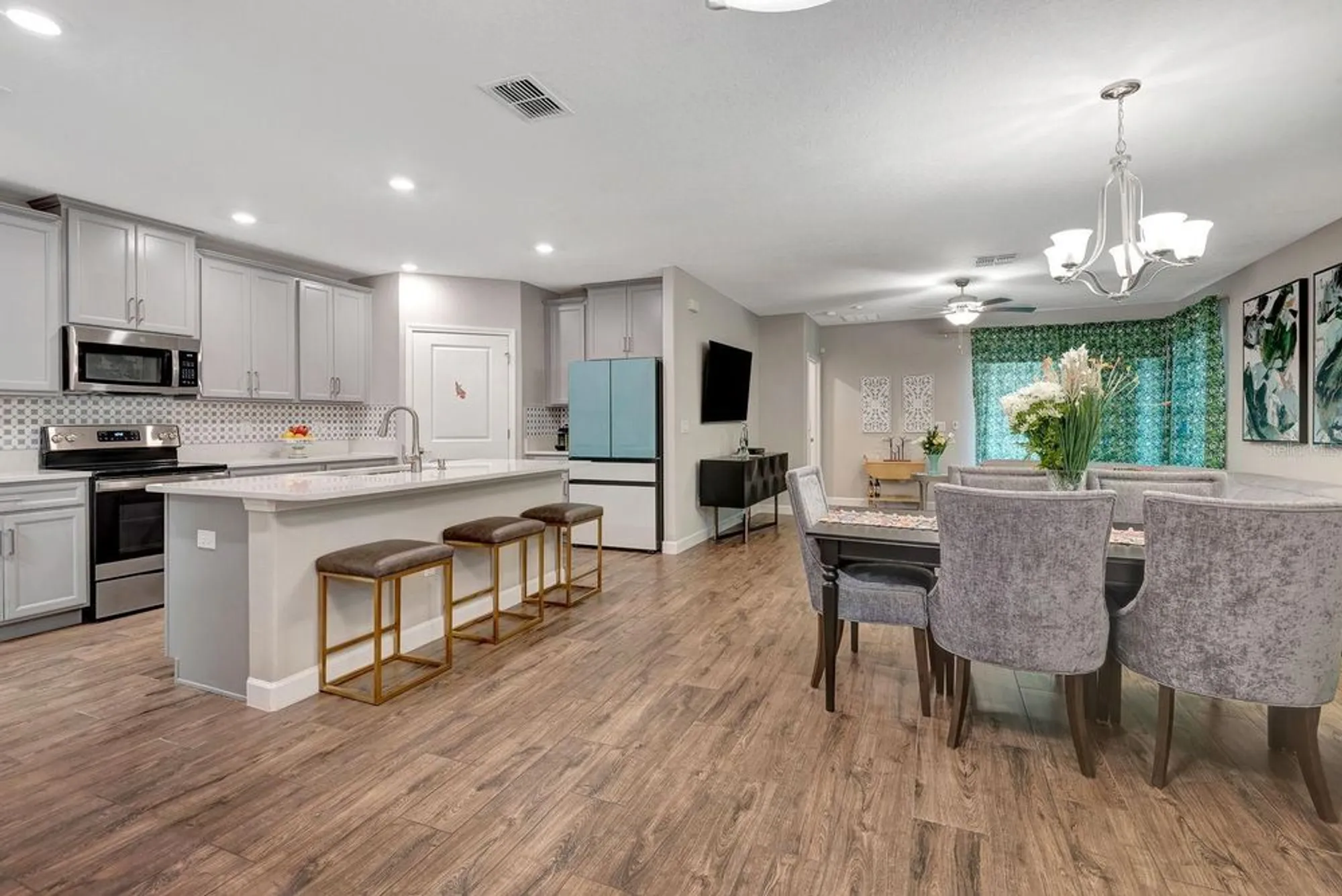 Property Slideshow image 15 of 60 | 17003 clear cork dr, Wimauma, FL, 33598