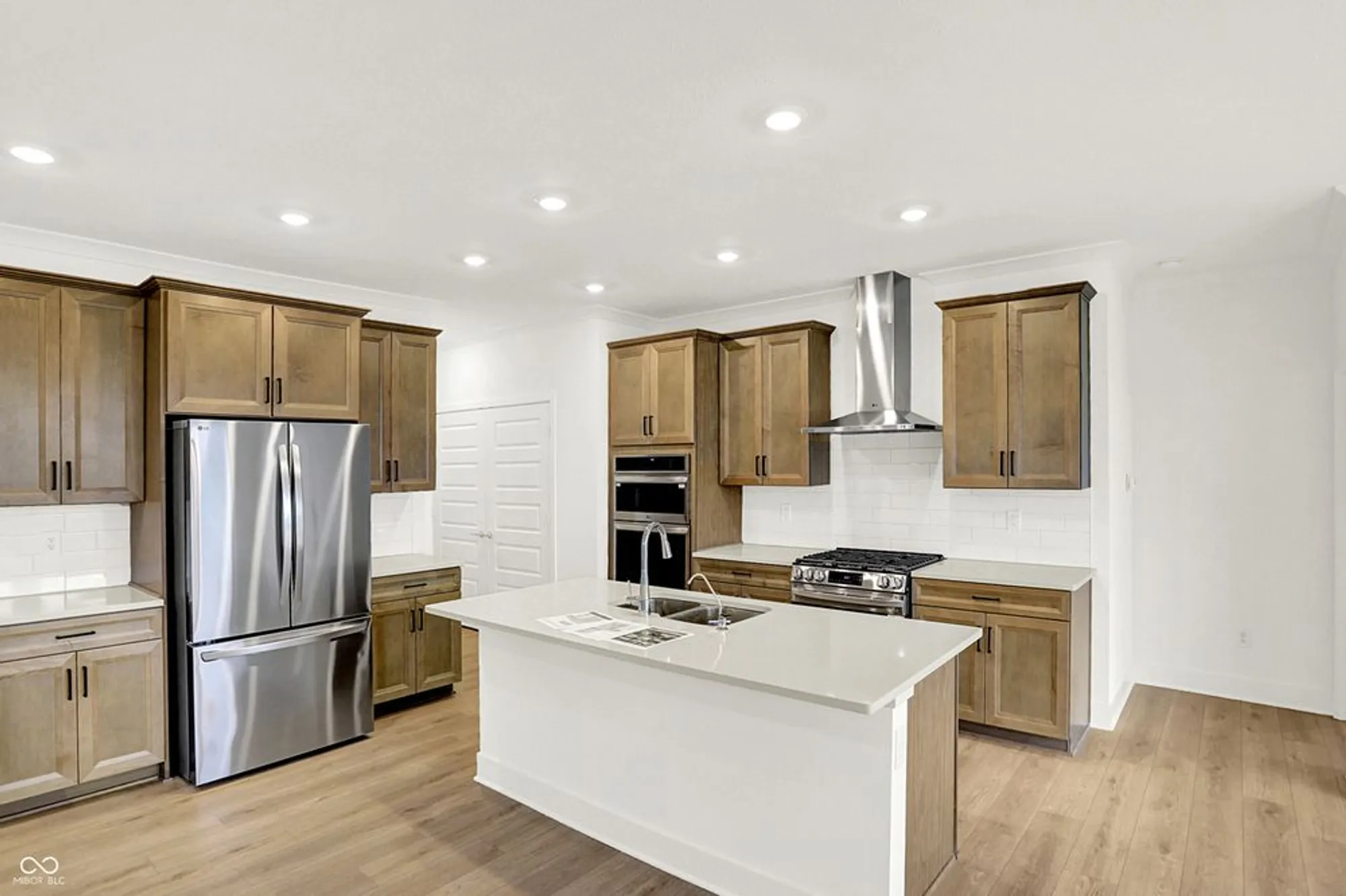 Property Slideshow image 28 of 52 | 5076 foxley park ln, Avon, IN, 46123